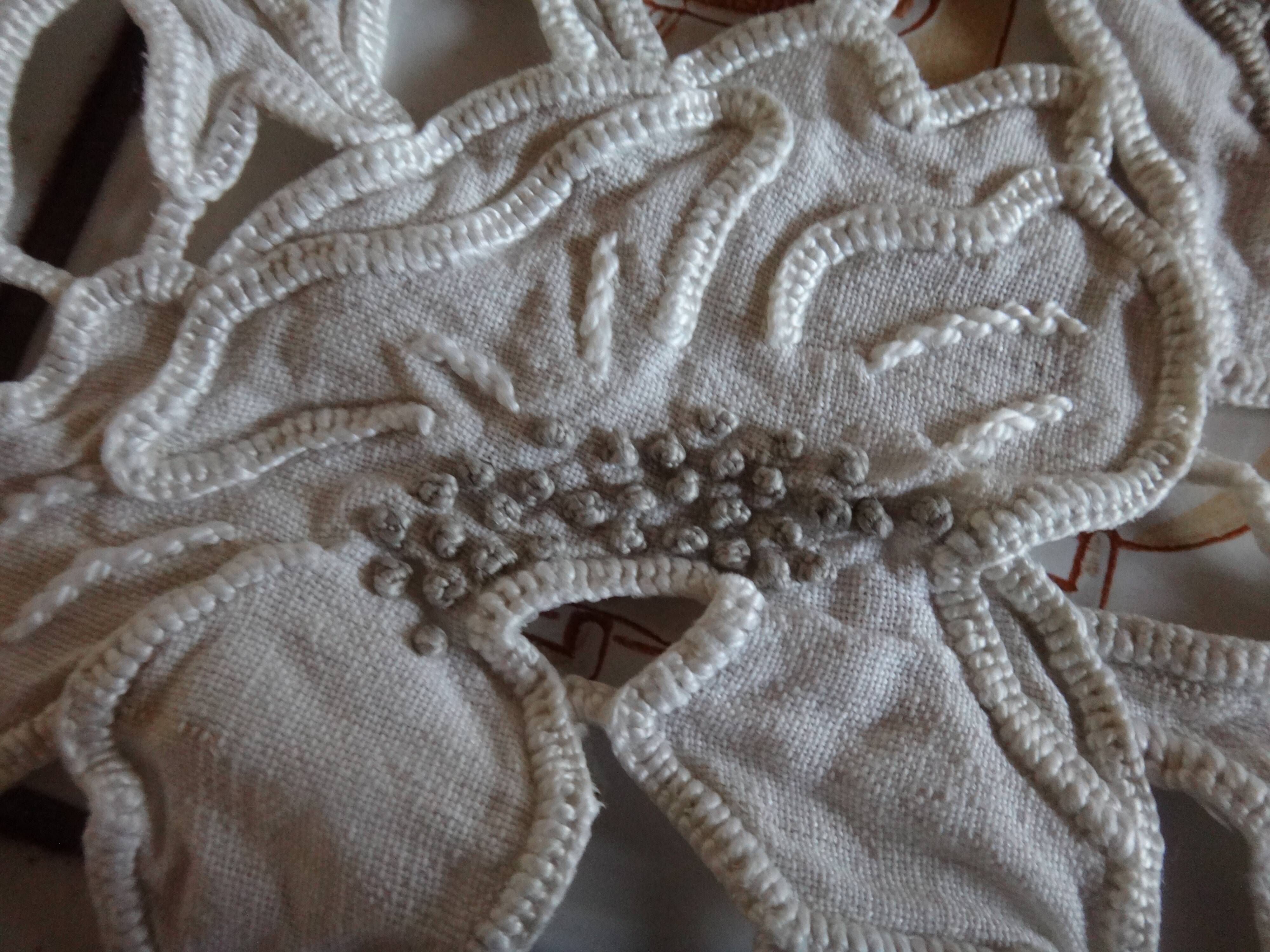 Former oval doily