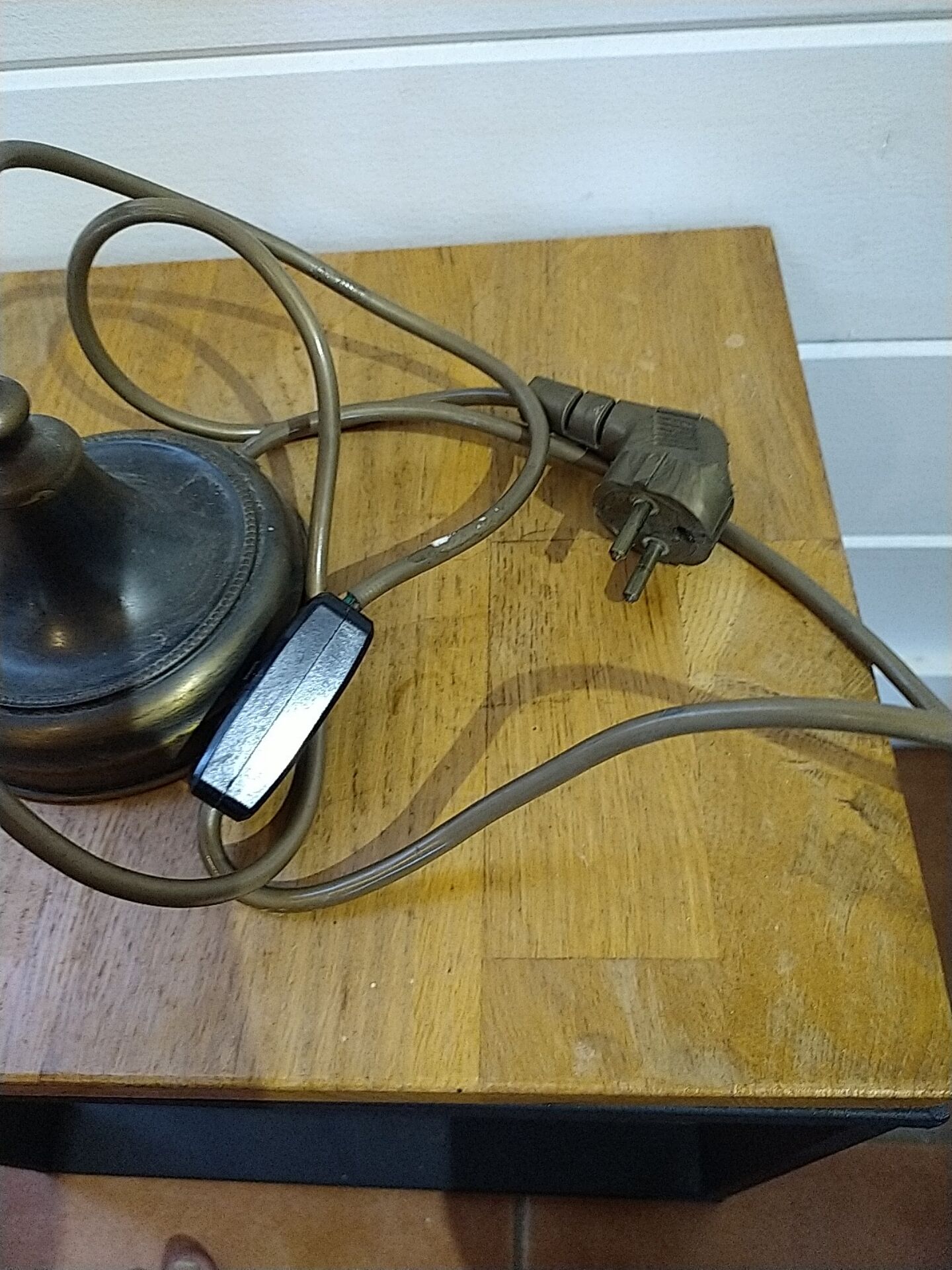 Brass balance lamp. Delmas.