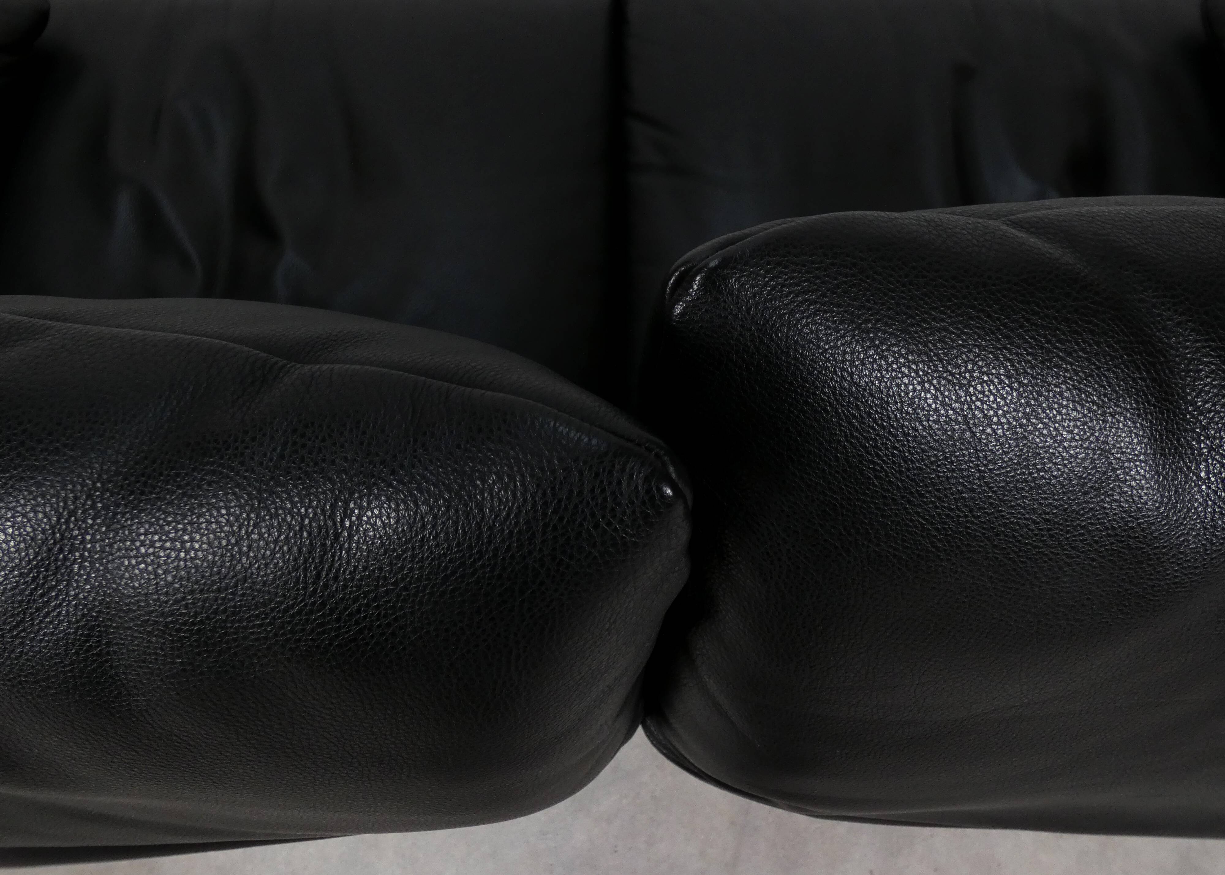 Cassina Maralunga 2,5 seater - black leather