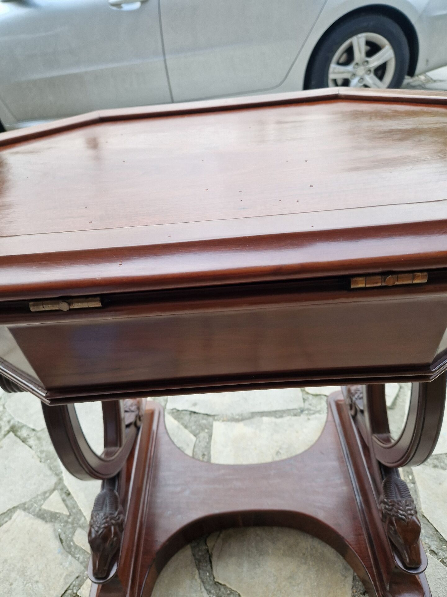Table à Ouvrage d'époque Restauration En Acajou