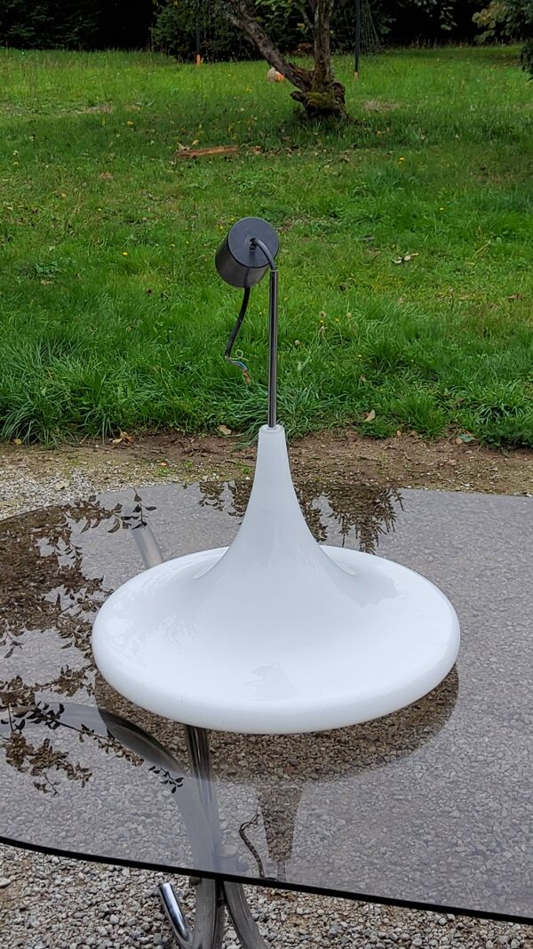 Suspension tulipe des années 70 en verre opalin Doria Leuchten