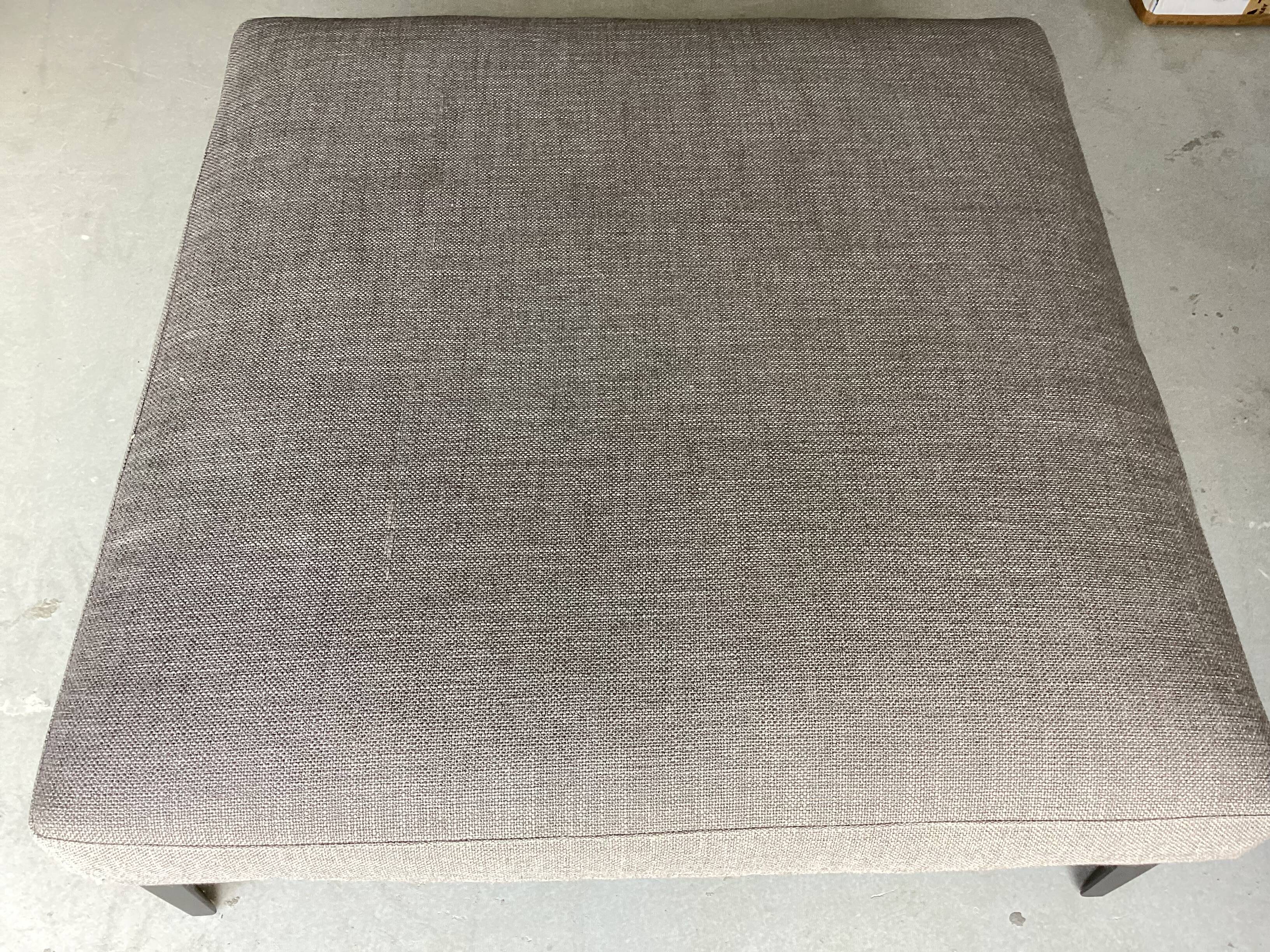 Pouf gris taupe
