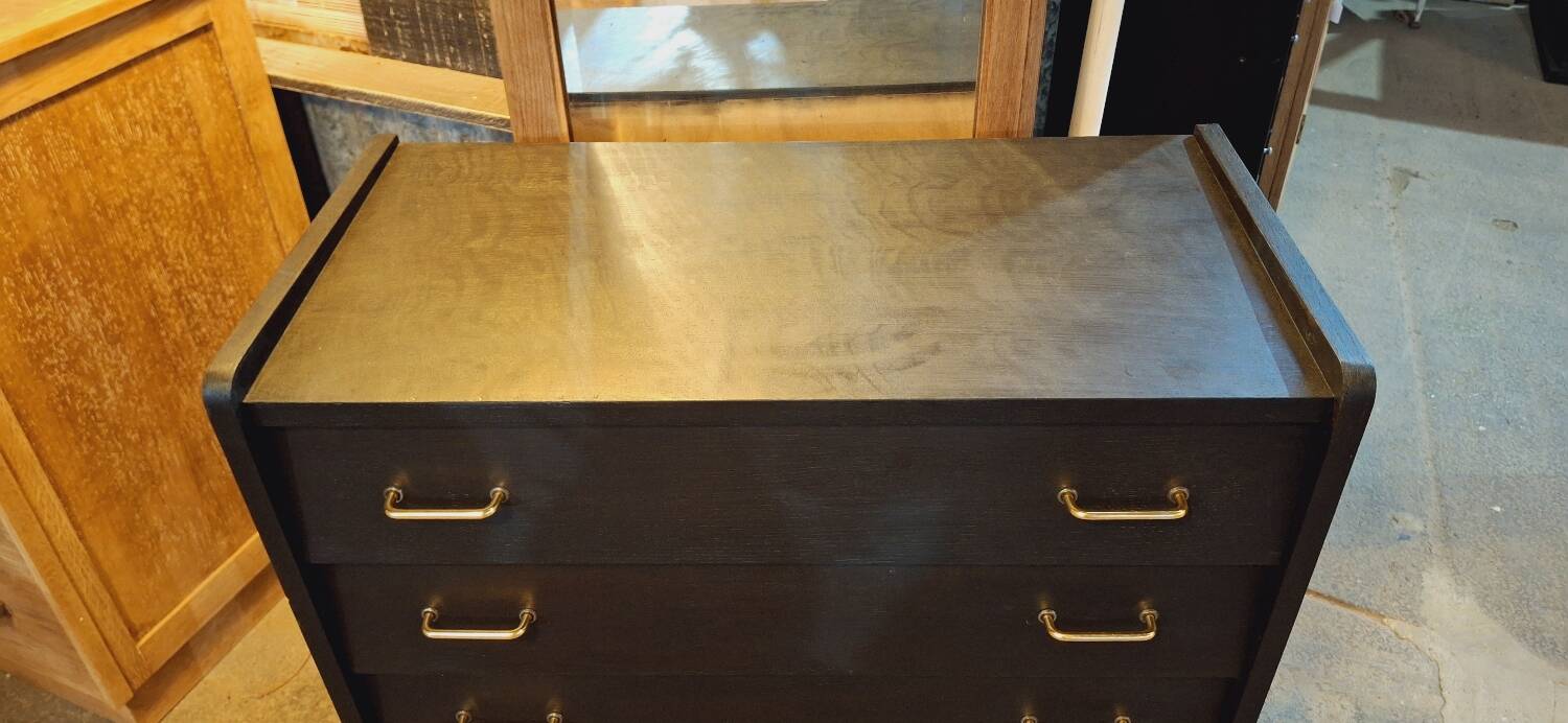 Vintage chest of drawers