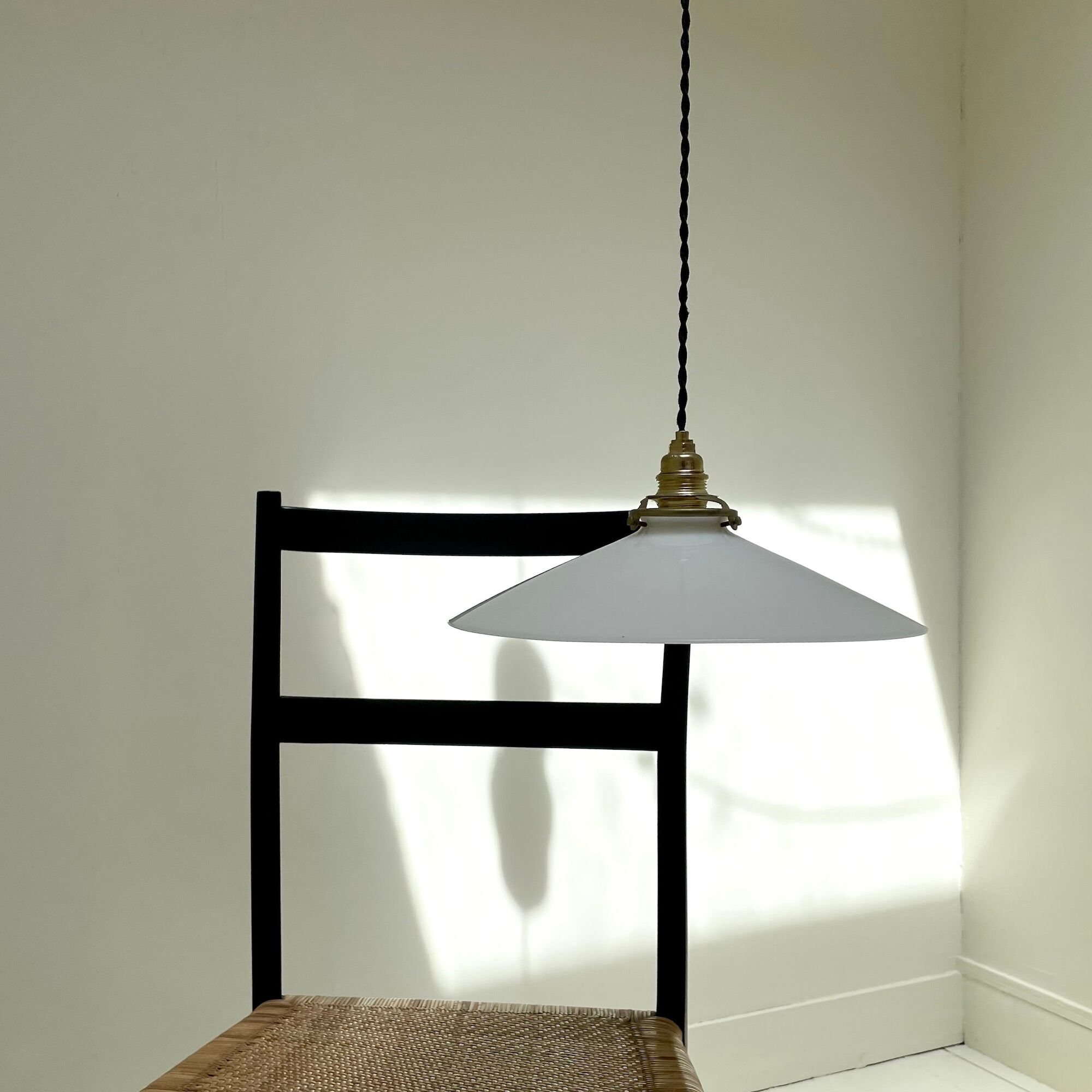 Opaline art deco suspension / rise and fall