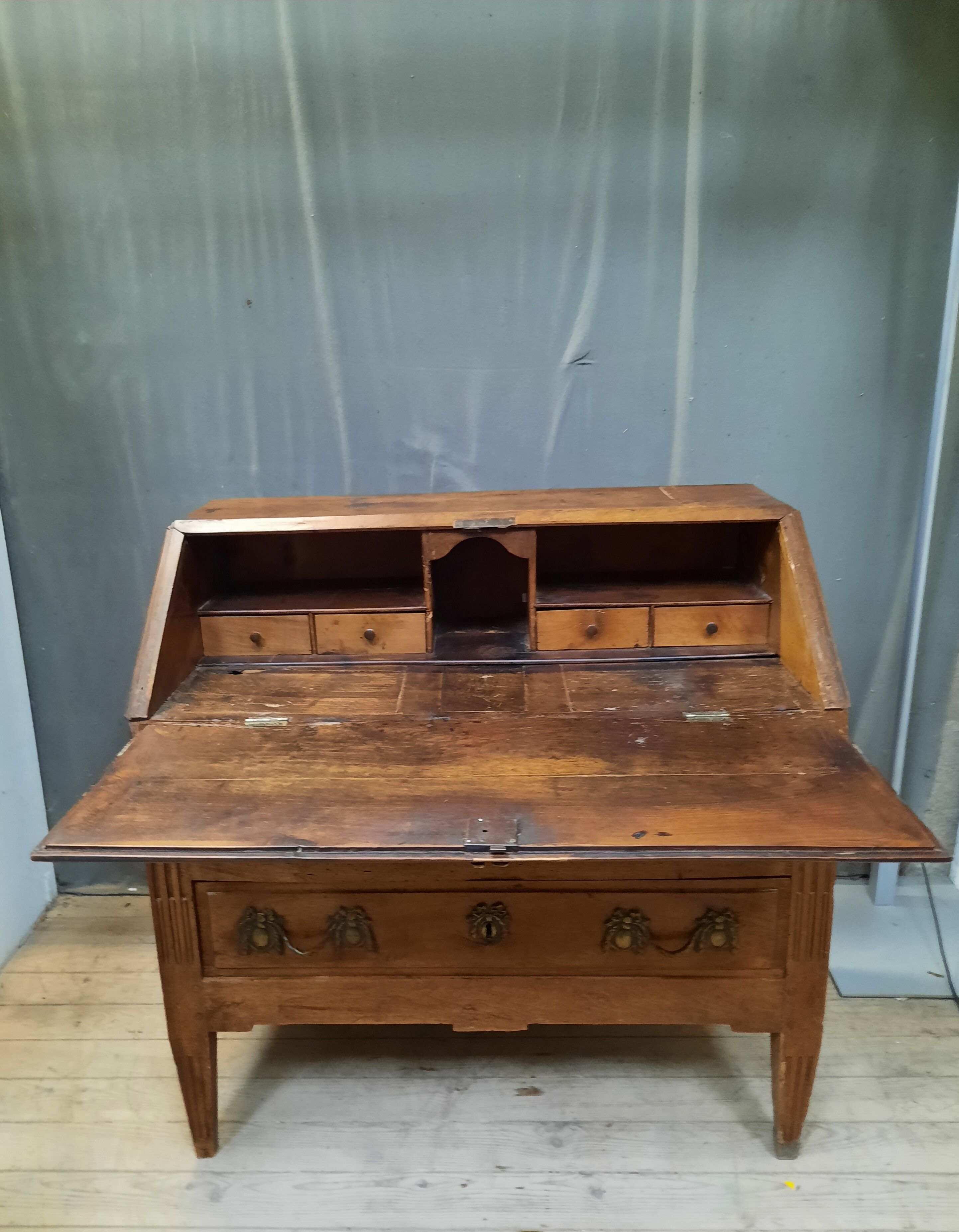 Eighteenth-century scriban burreau