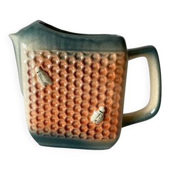 Saint Clément Pitcher Honeycomb with Bees