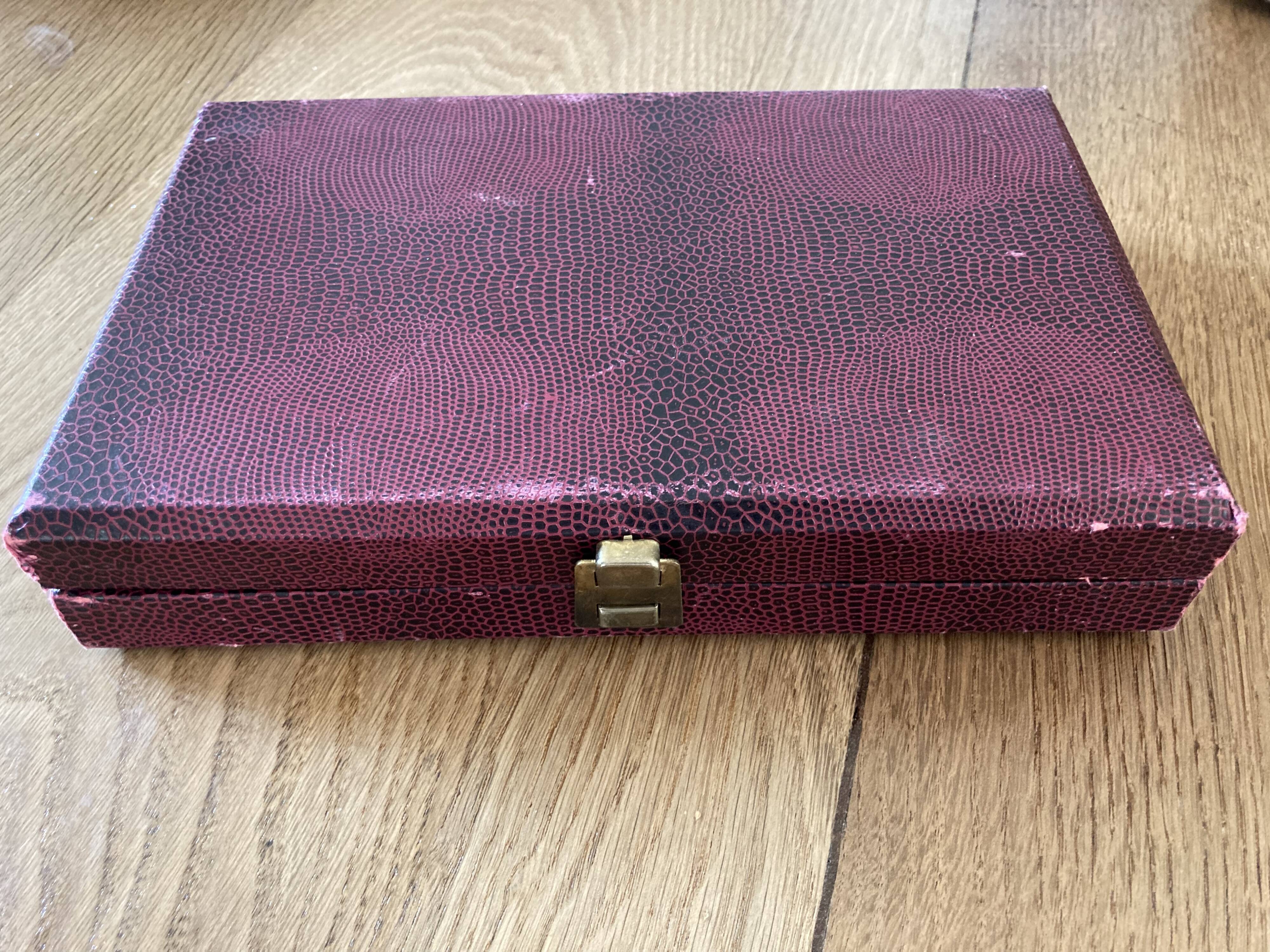 Case of 12 dessert knives