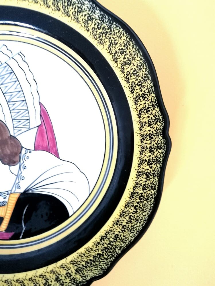 Pair of plates Henriot Quimper couple of Bretons