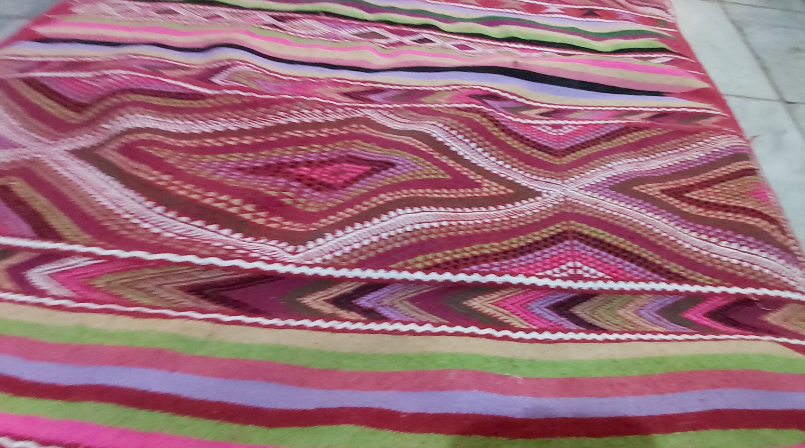 Handmade pink kilim rug in pure wool - 220x100cm