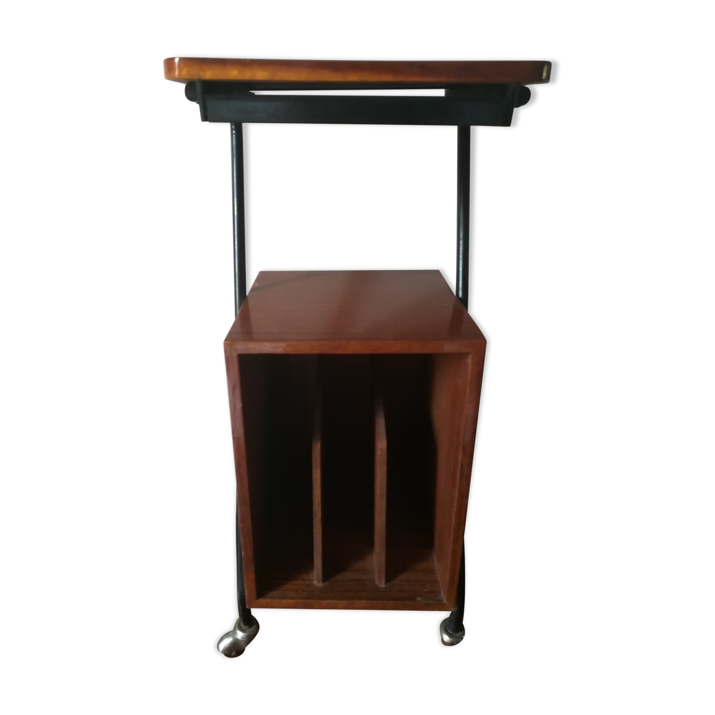 Modernist dessert on wheels