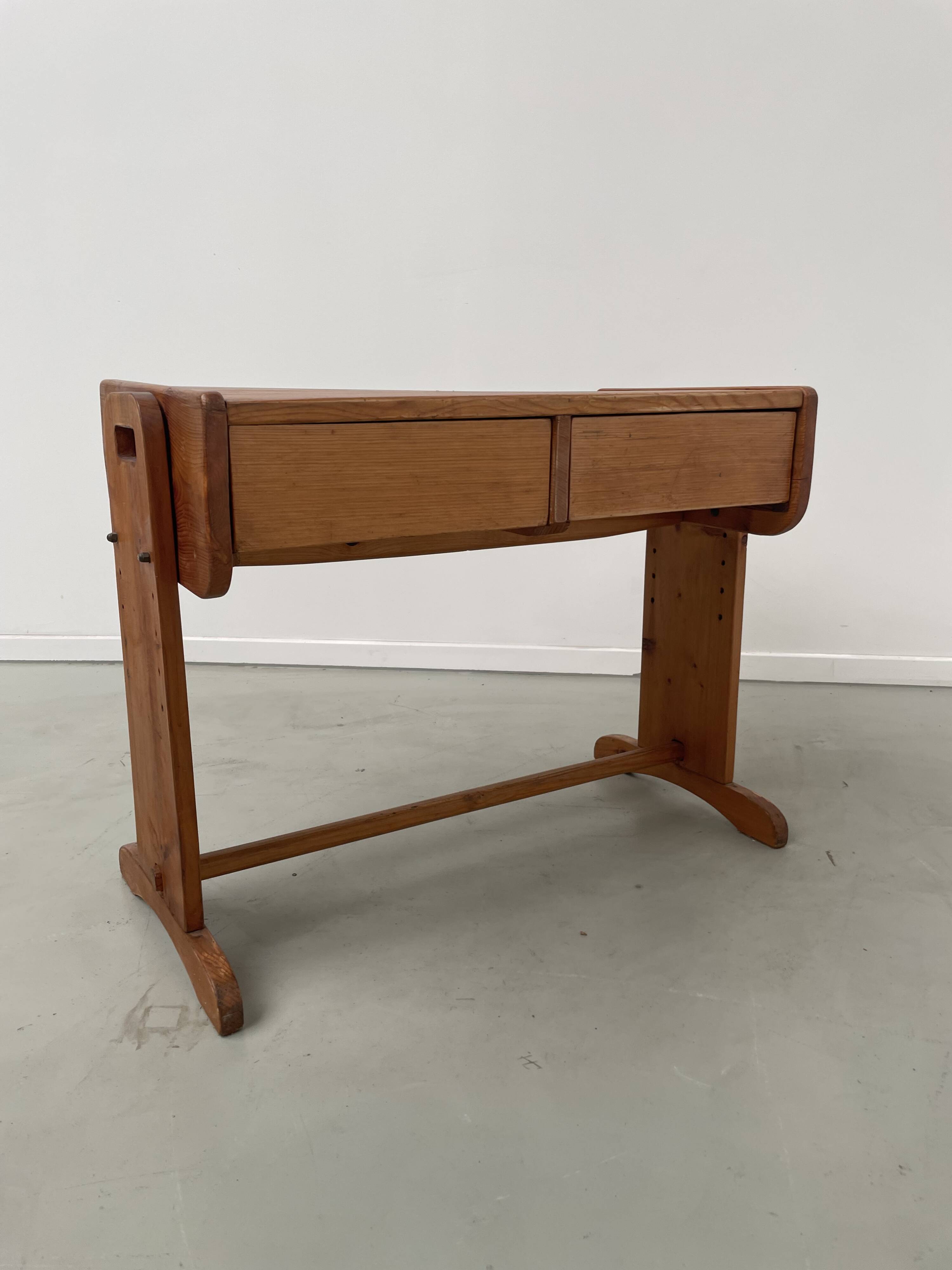 Children's pine desk from the 80s