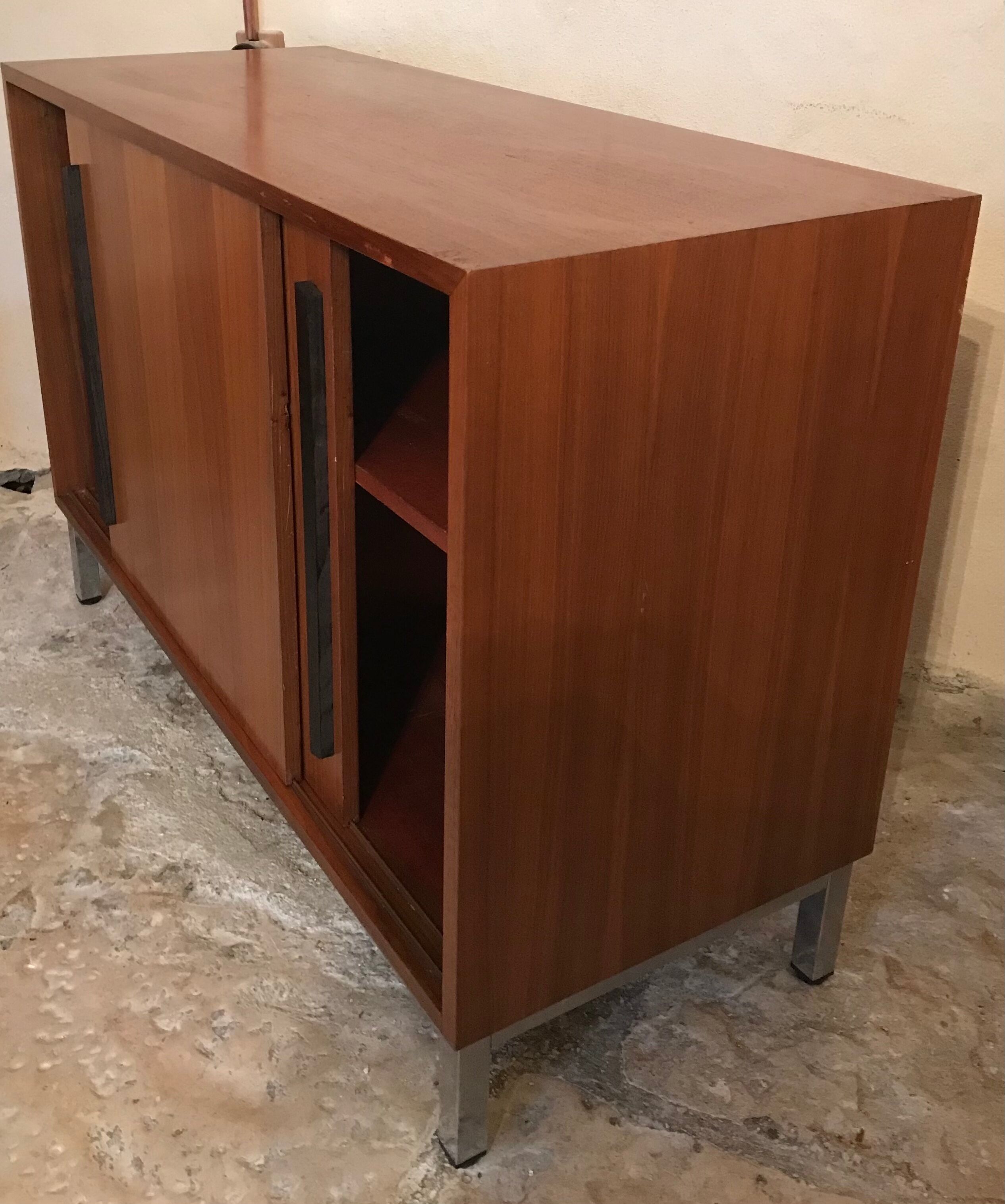 Vintage sideboard 1960-80 walnut blond sliding doors and base chrome