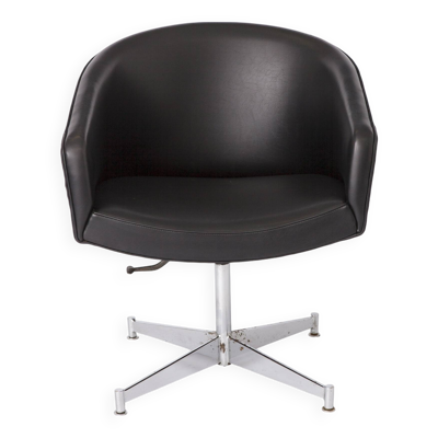 Chaise pivotante élégante par Thonet années 1980 Autriche