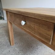 Table basse en bois massif
