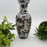 Antique Chinese porcelain vase – blue and white decoration