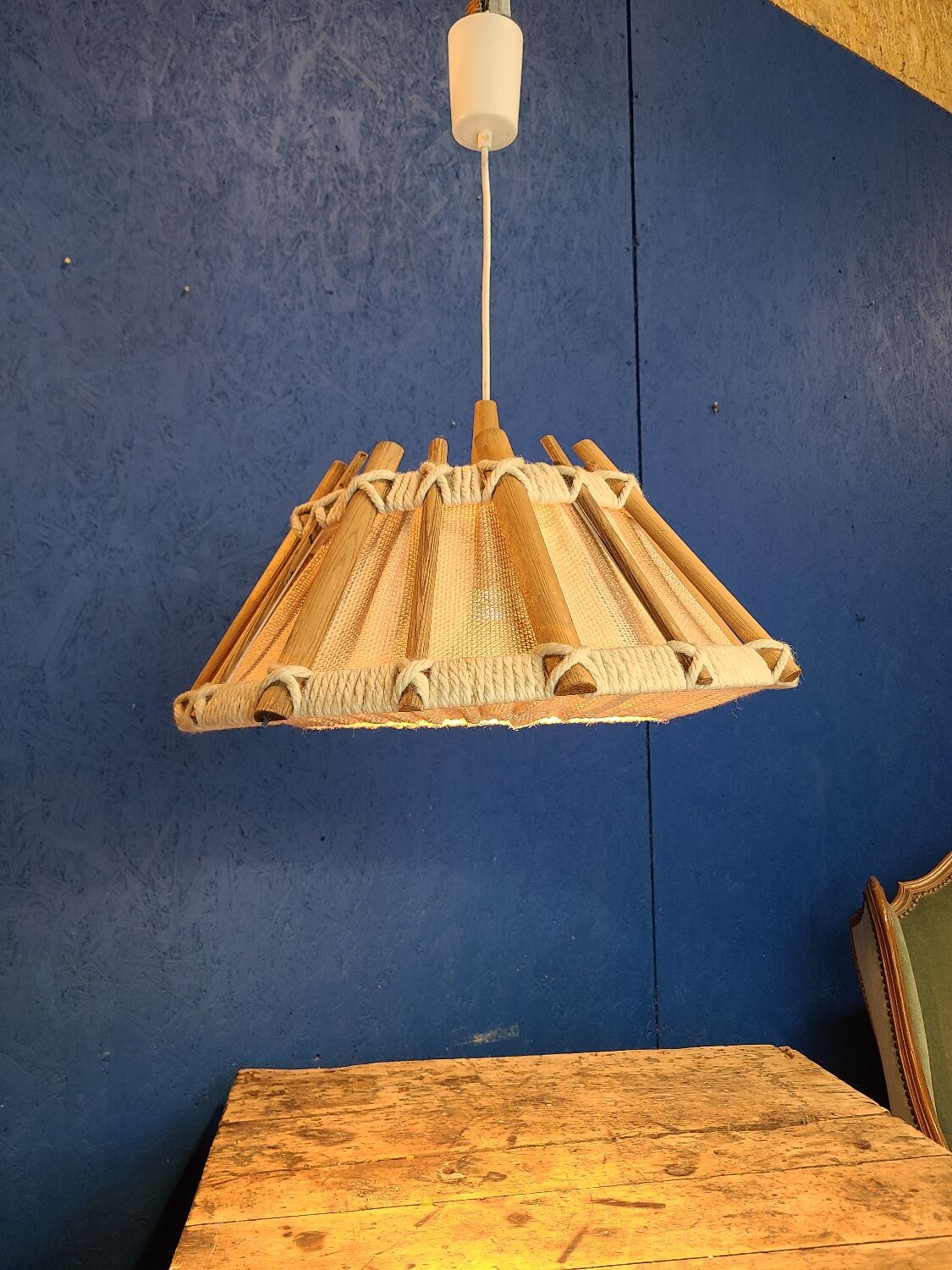 Suspension en bois et tissu, années 60