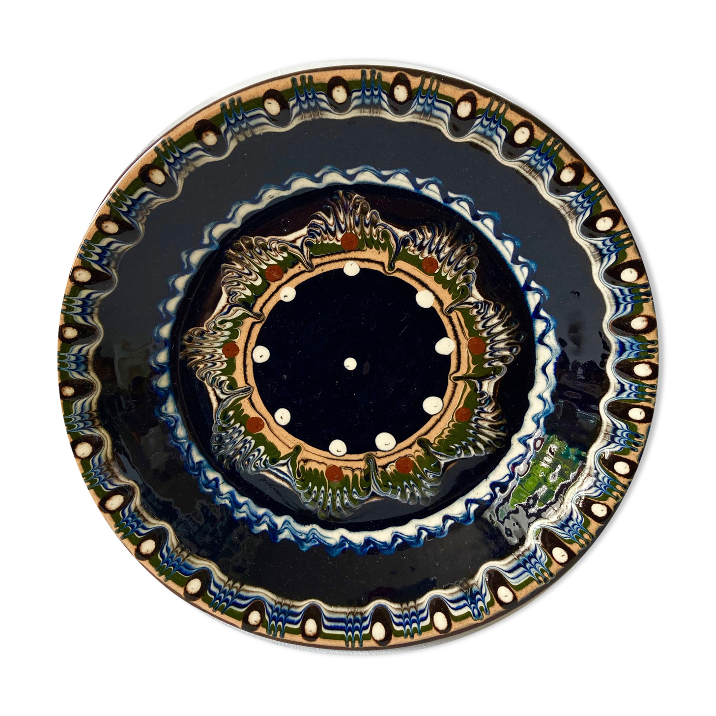 Decorative ceramic plate