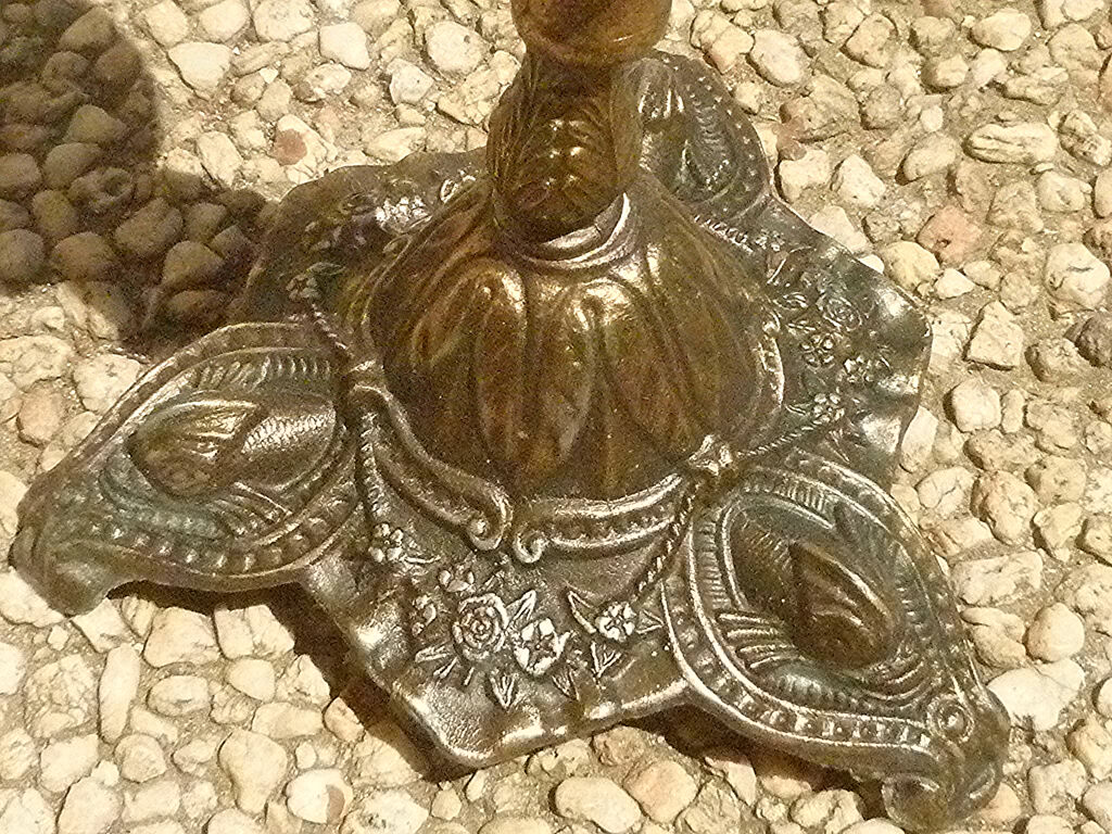 Ashtray on foot gilded metal