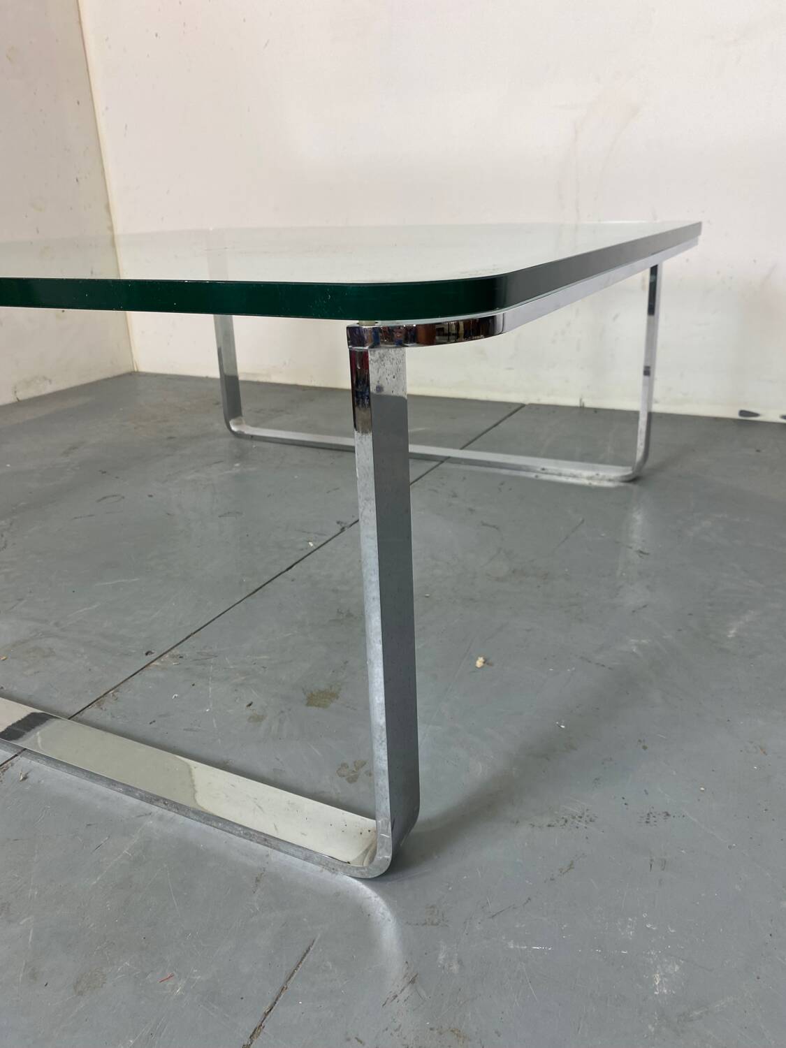 Table basse moderniste suisse en chrome, acier et verre de Strässle, années 1970