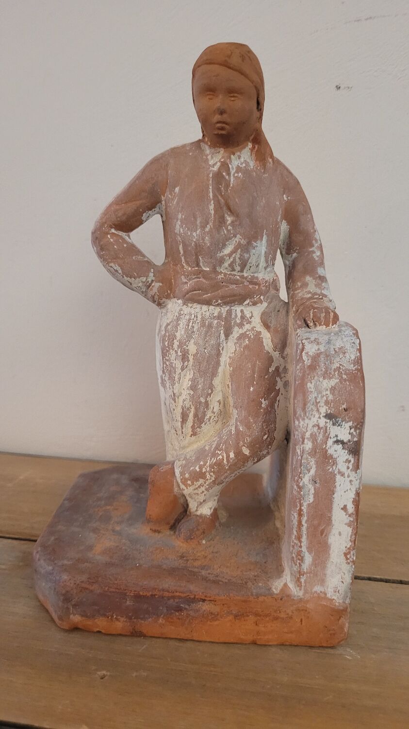 Bookend in terracotta