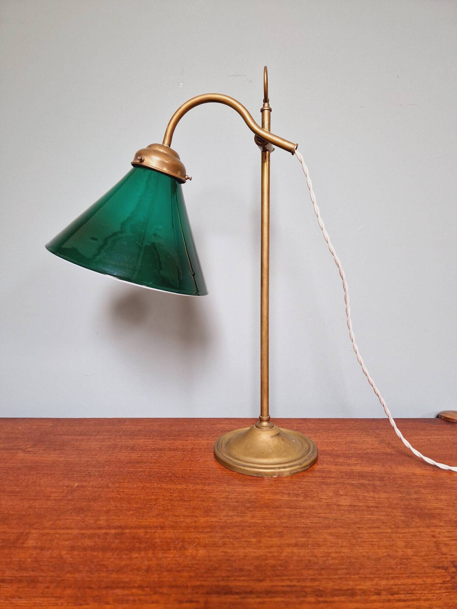 Art Deco desk lamp in brass and conical green opaline, 1920s-30s