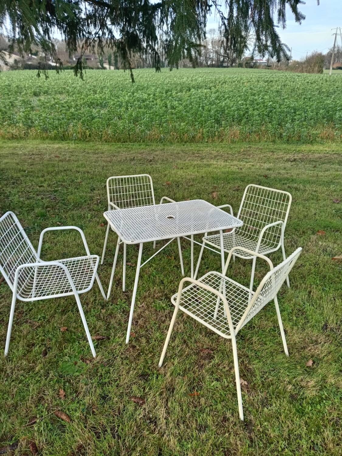Ému Rio chairs and table