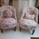 Pair of chairs toads