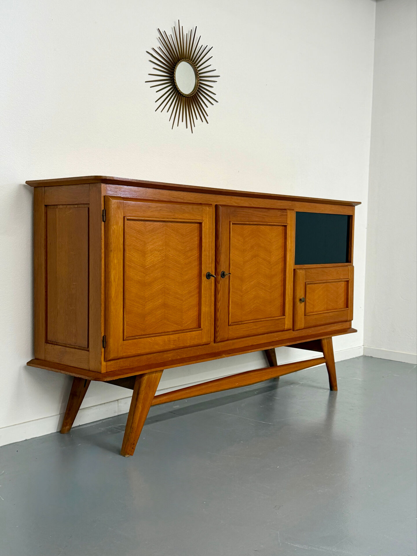 Vintage French modernist sideboard in oak, 1950s design.