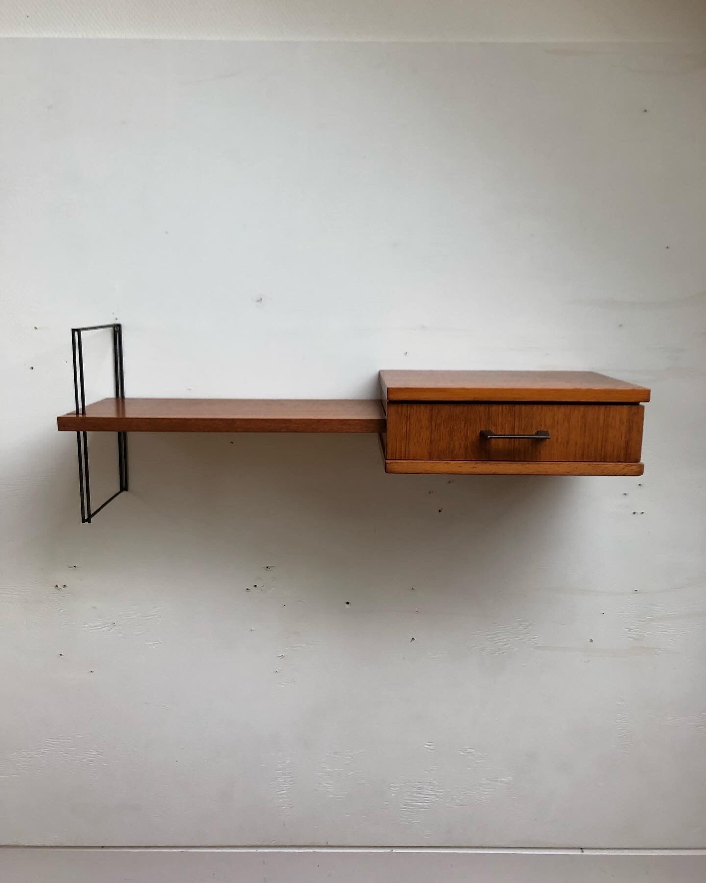 Wall console
