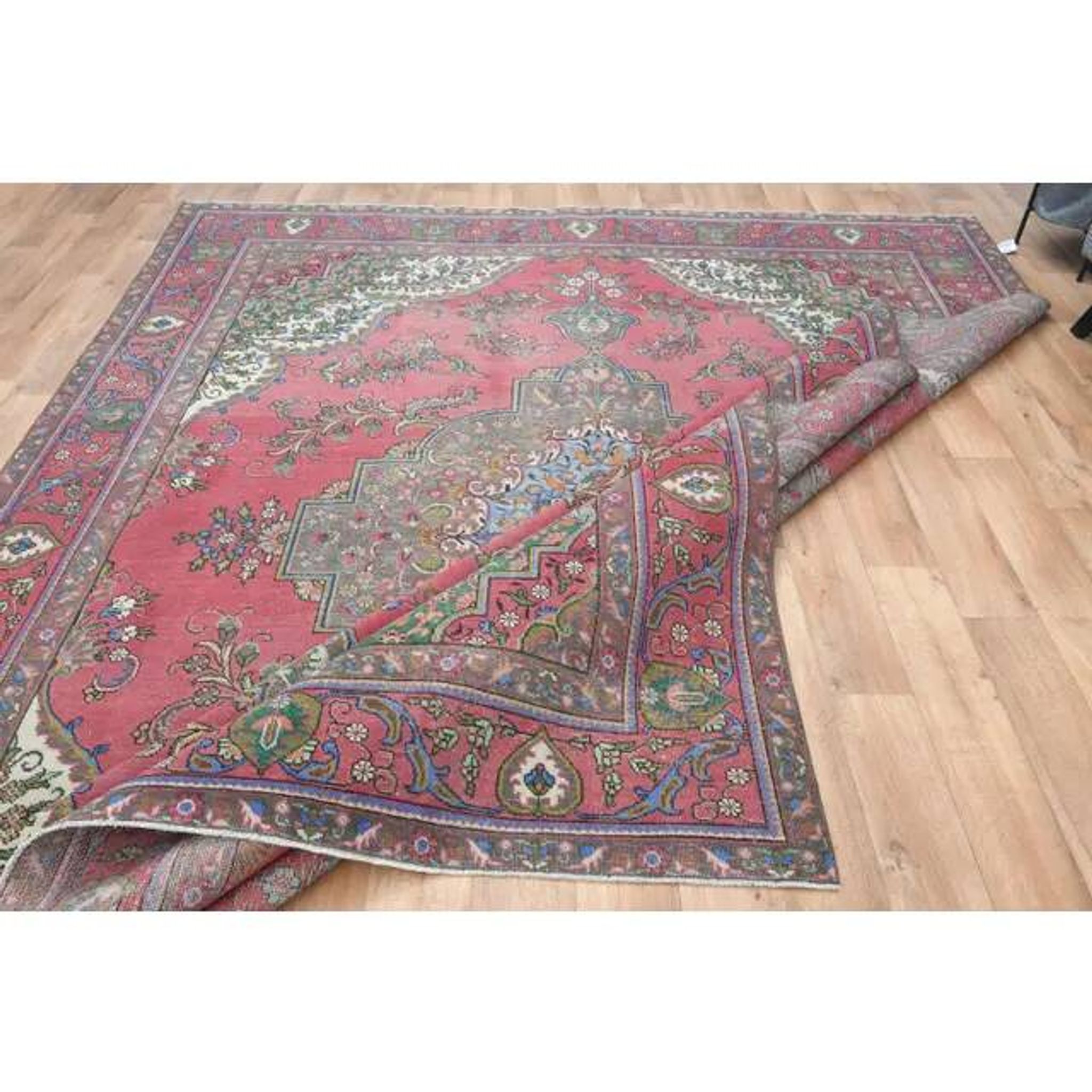 1970s Vintage Persian Handmade Wool Pink Oversized Area Rug 279x390