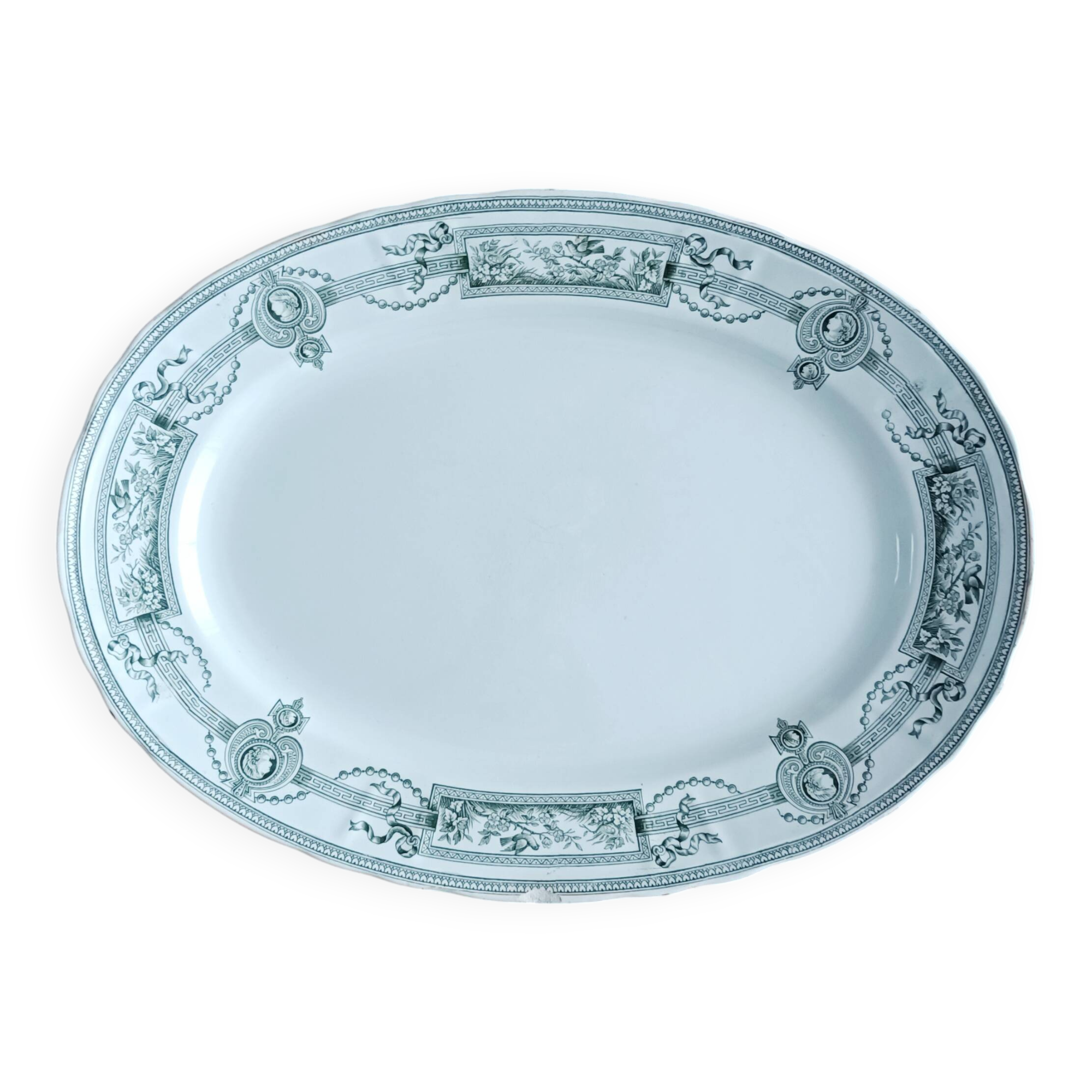 Oval ironstone platter from Saint Amand and Hamage, Medallion