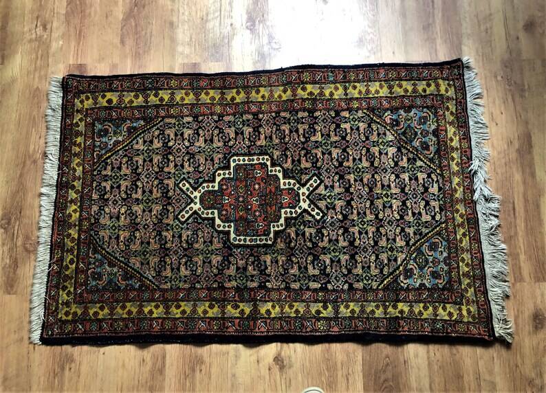 Vintage Oriental Rug: Small size