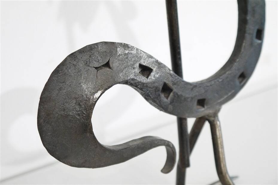 Candle holder with rooster decor in the Marolles style