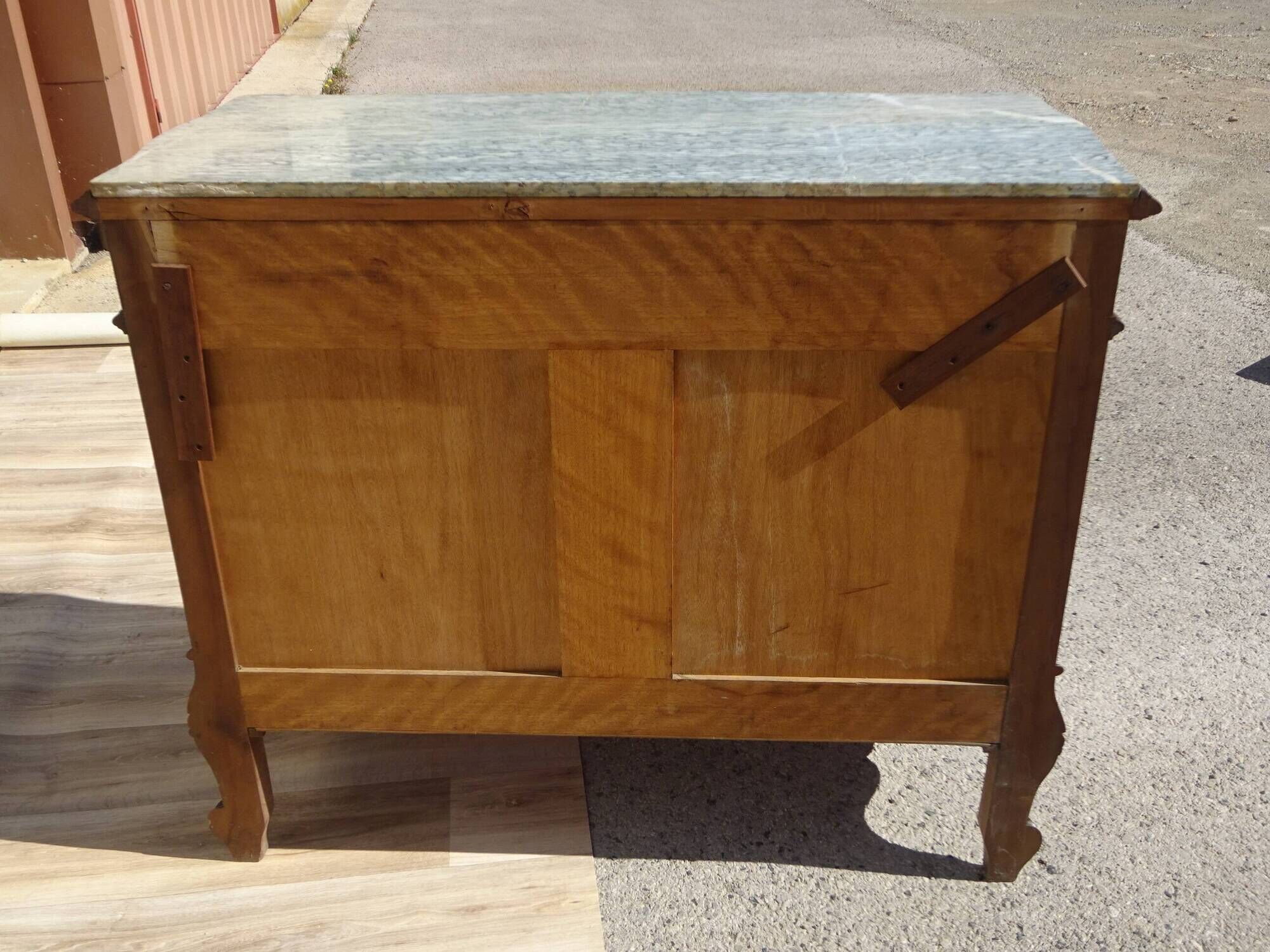 Commode en noyer Louis XV avec miroir