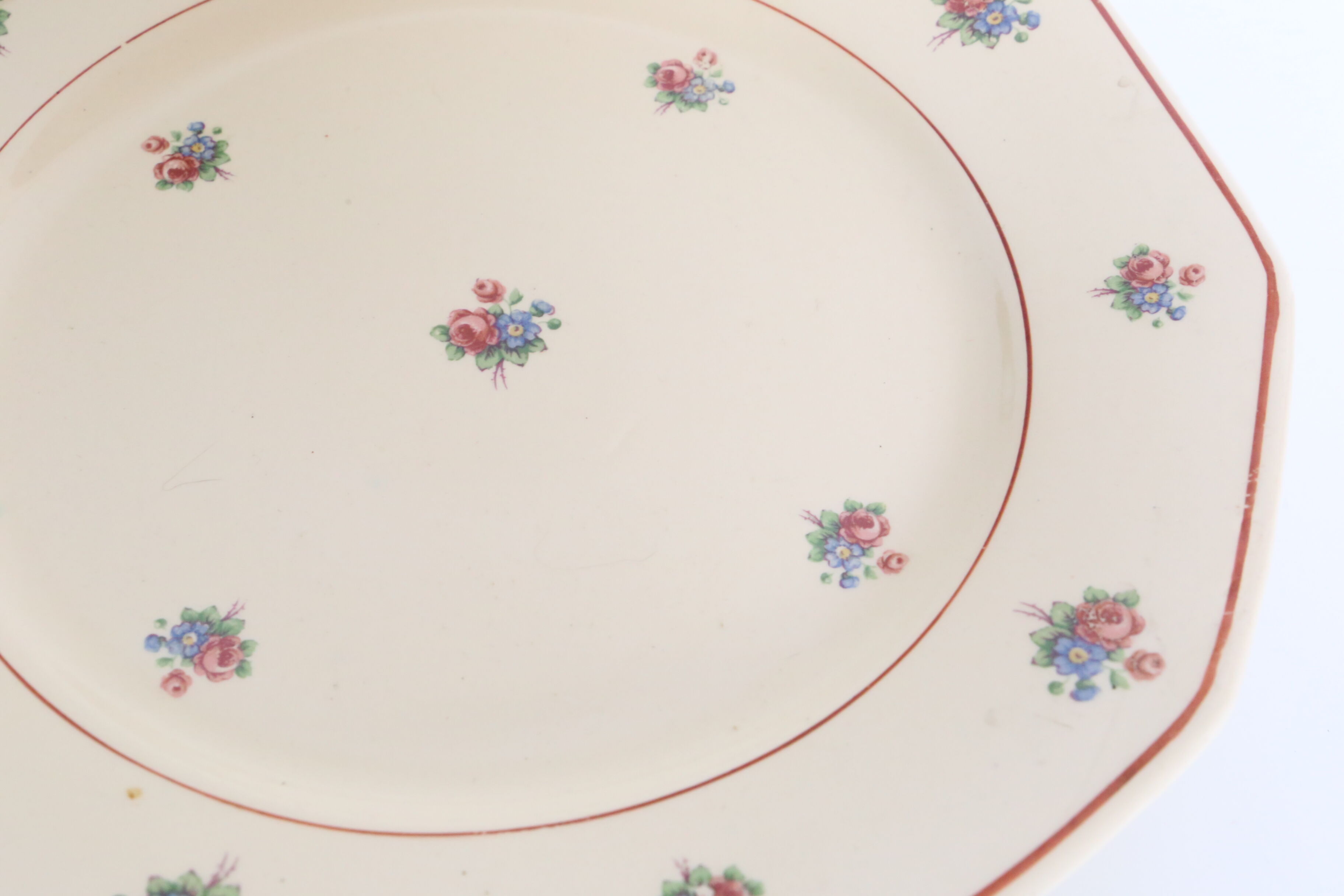 Servant dish on piedouche, Wolf Mill