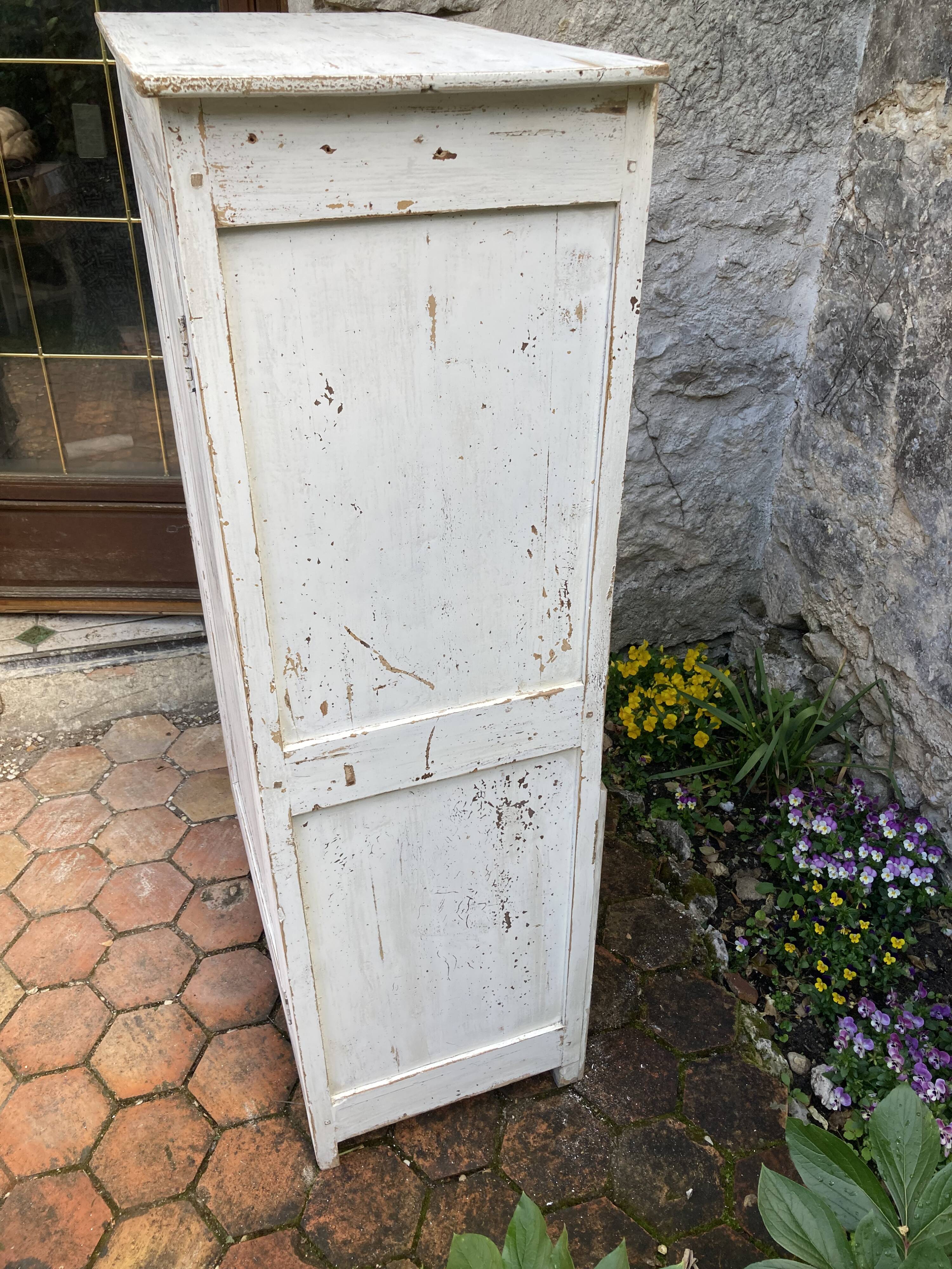Armoire ancienne - bonnetière parisienne