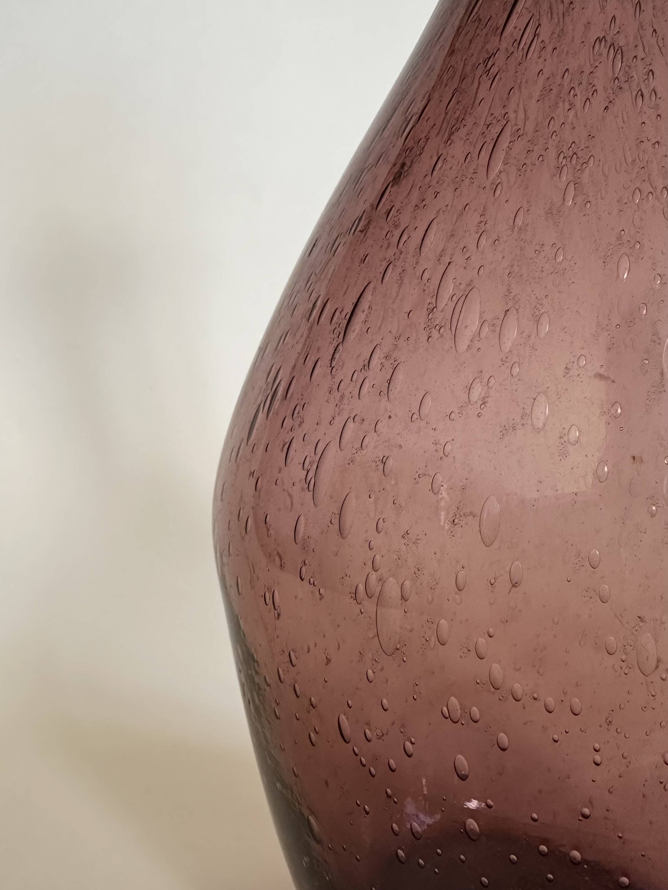 Bubble glass big carafe Biot 42 cm