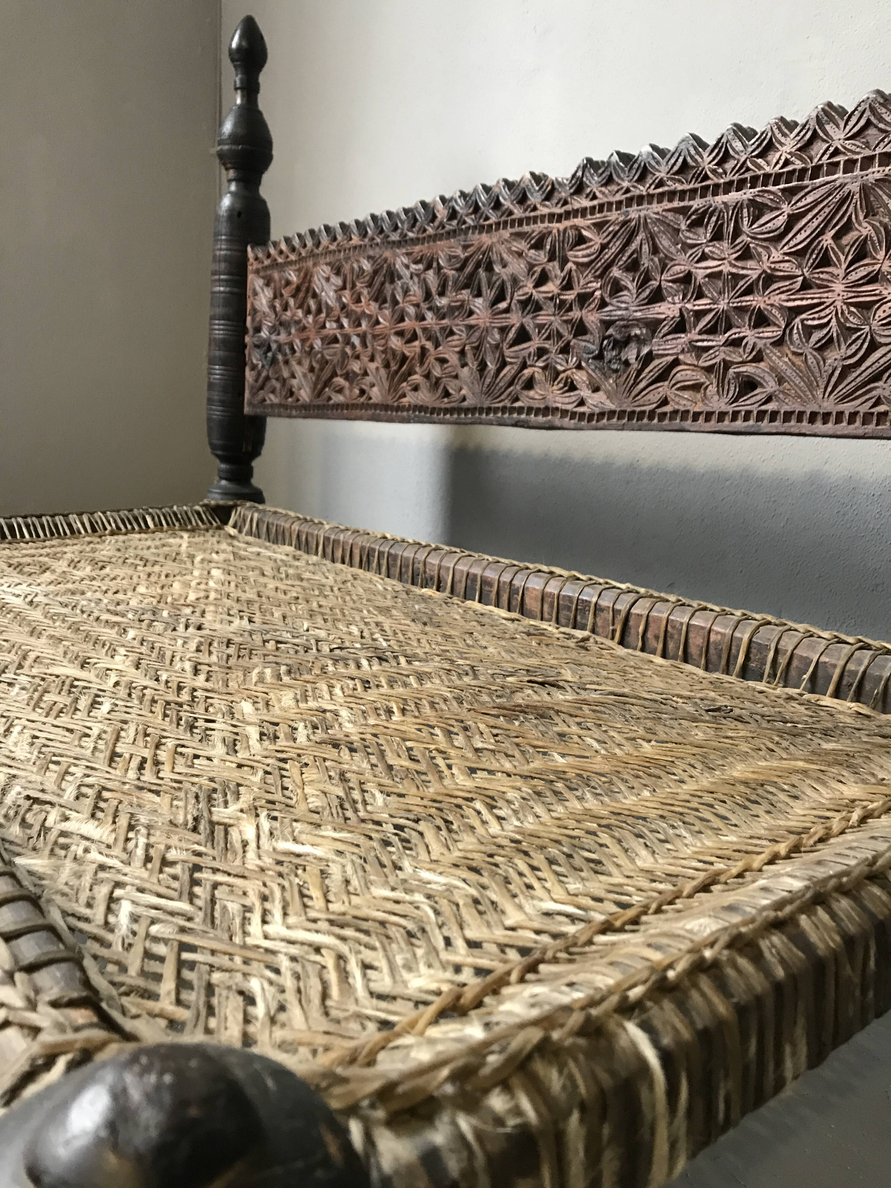 Nuristan Bench