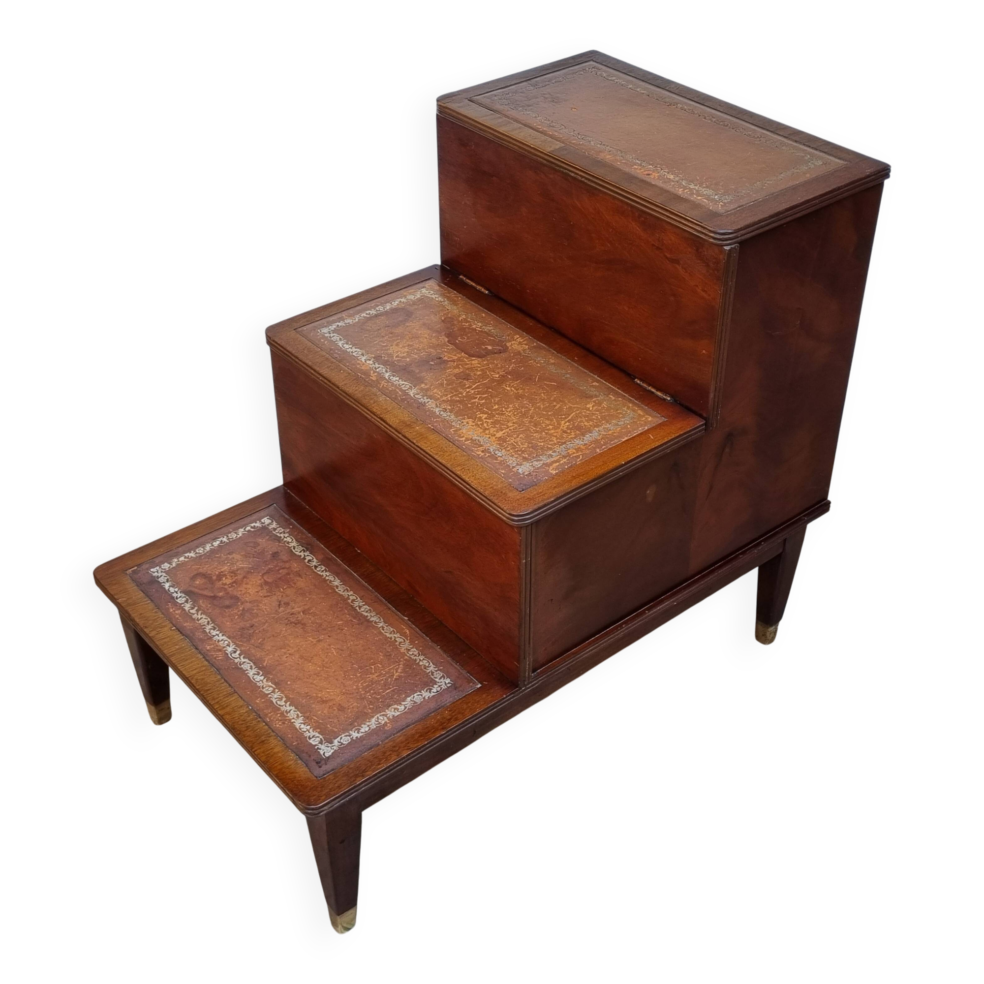Escalier bibliothèque vintage style anglais, coffre, bois et cuir, 67 cm
