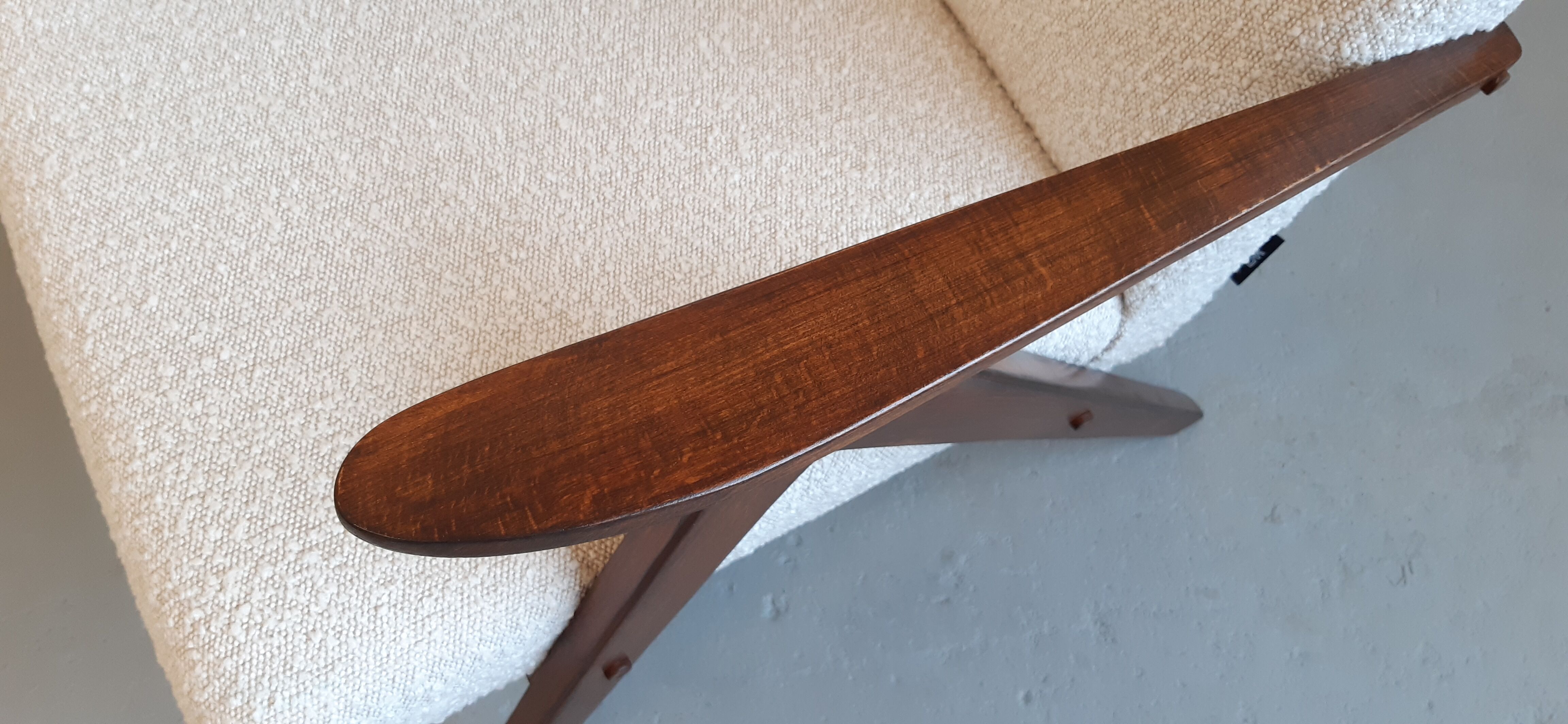 1960 model B 310 var mid century chair in ivory boucle