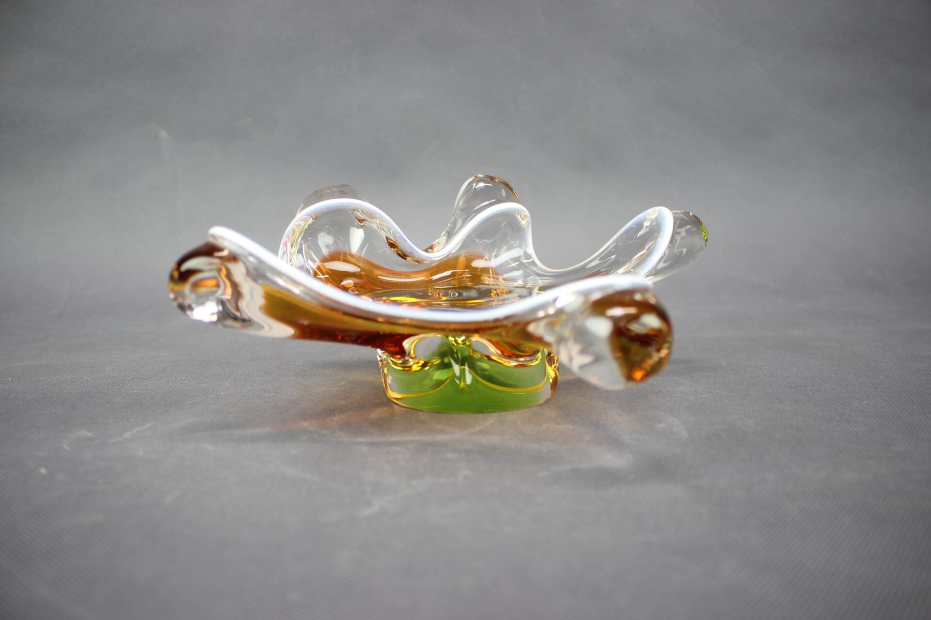 Bol en verre d'art tchèque de Josef Hospodka, années 1960