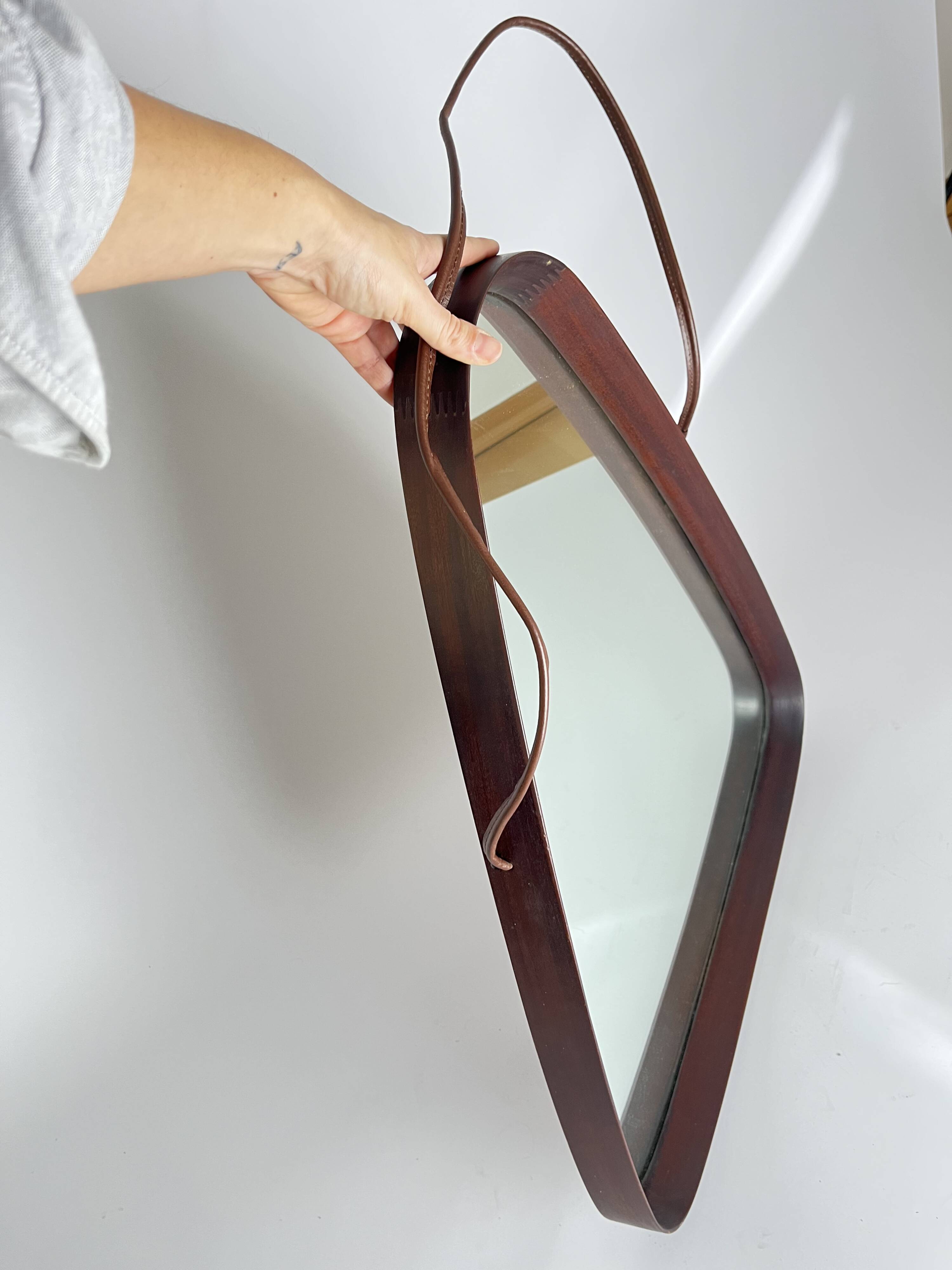 Miroir triangulaire en teck, Danemark, années 70