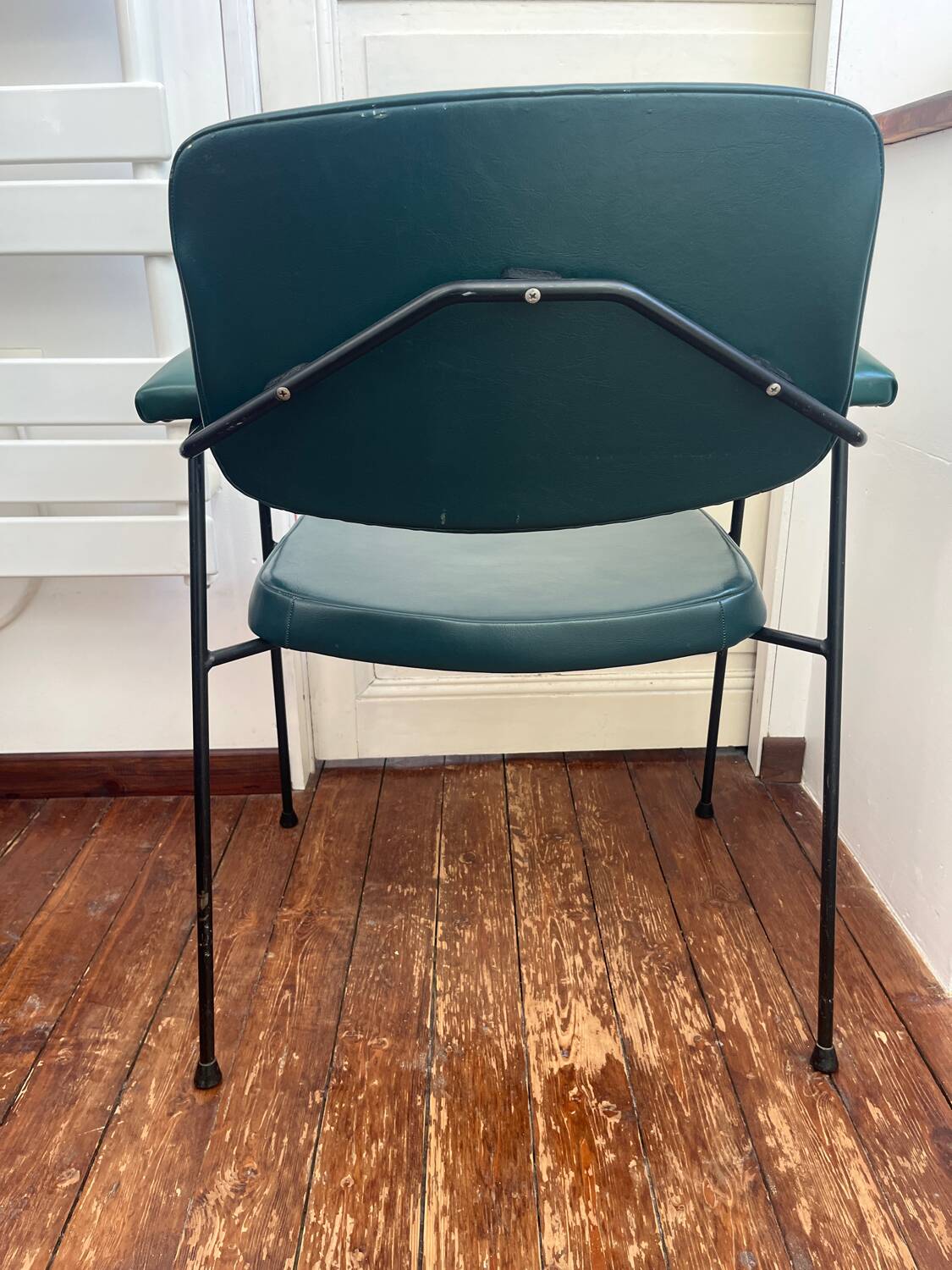 Chair Pierre Paulin CM197