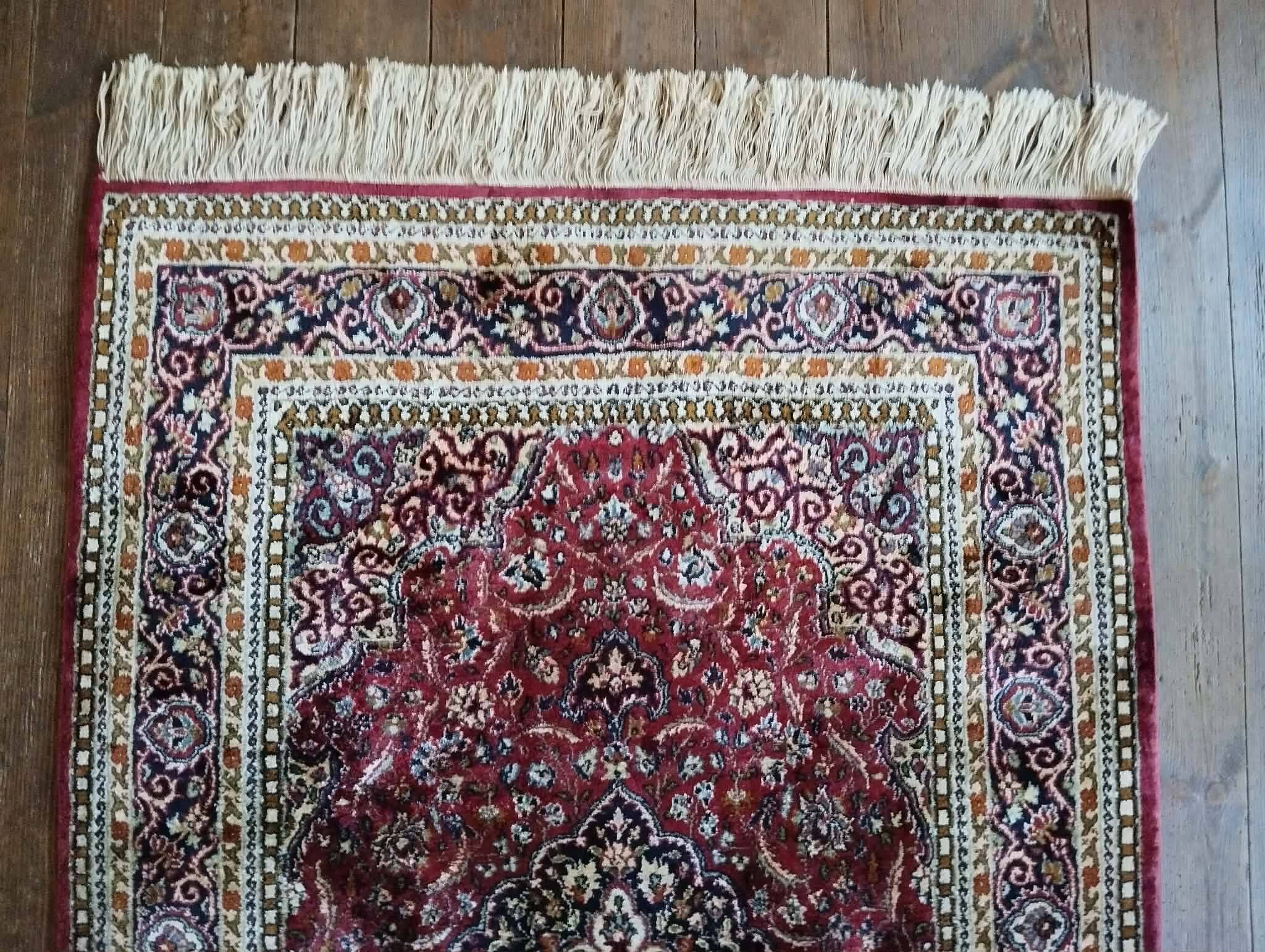 Handmade Kashmiri Silk Rug 160x90cm