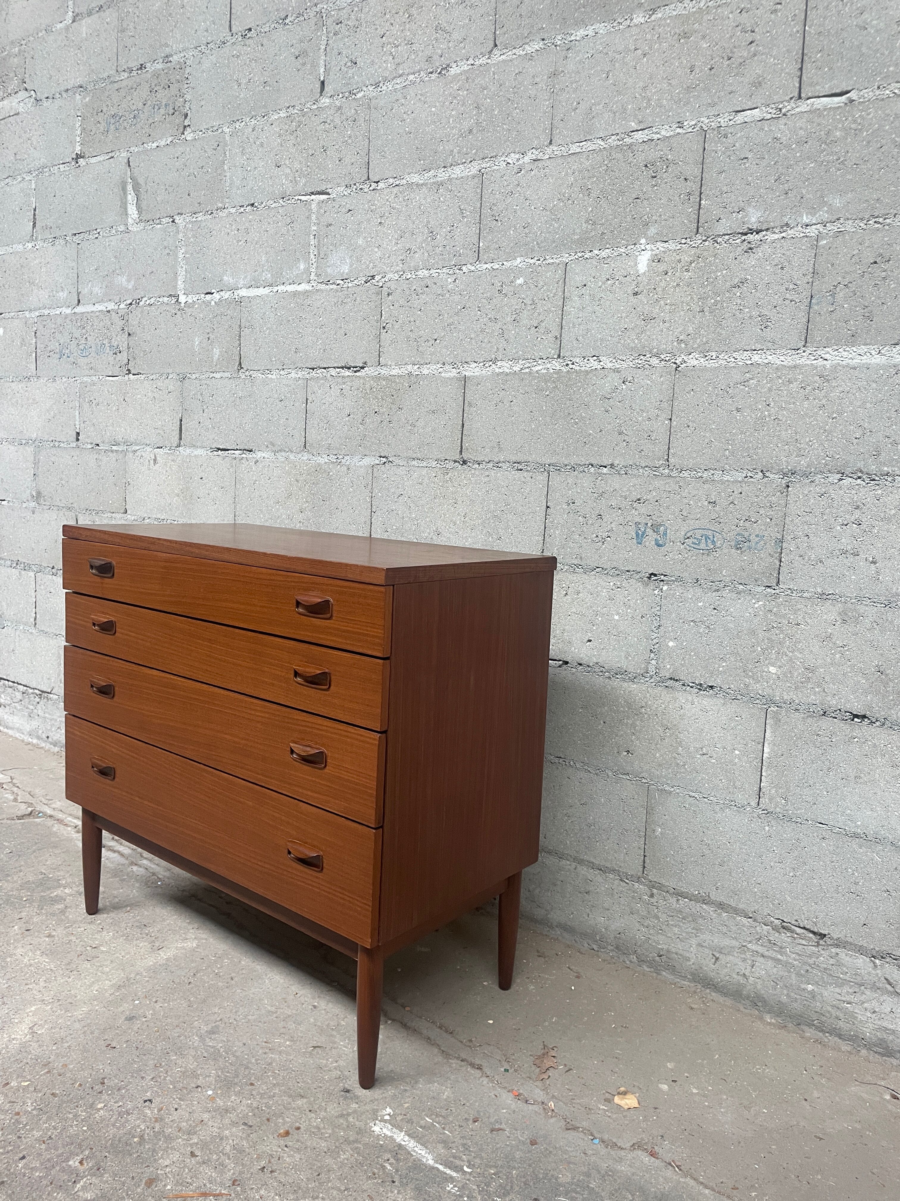 Vintage Wrighton chest of drawers