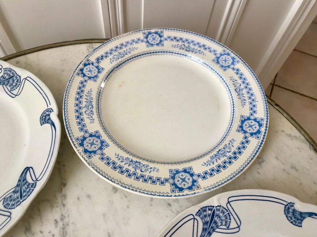 Lot of 4 mismatched flat plates terre de fer "alton" late nineteenth