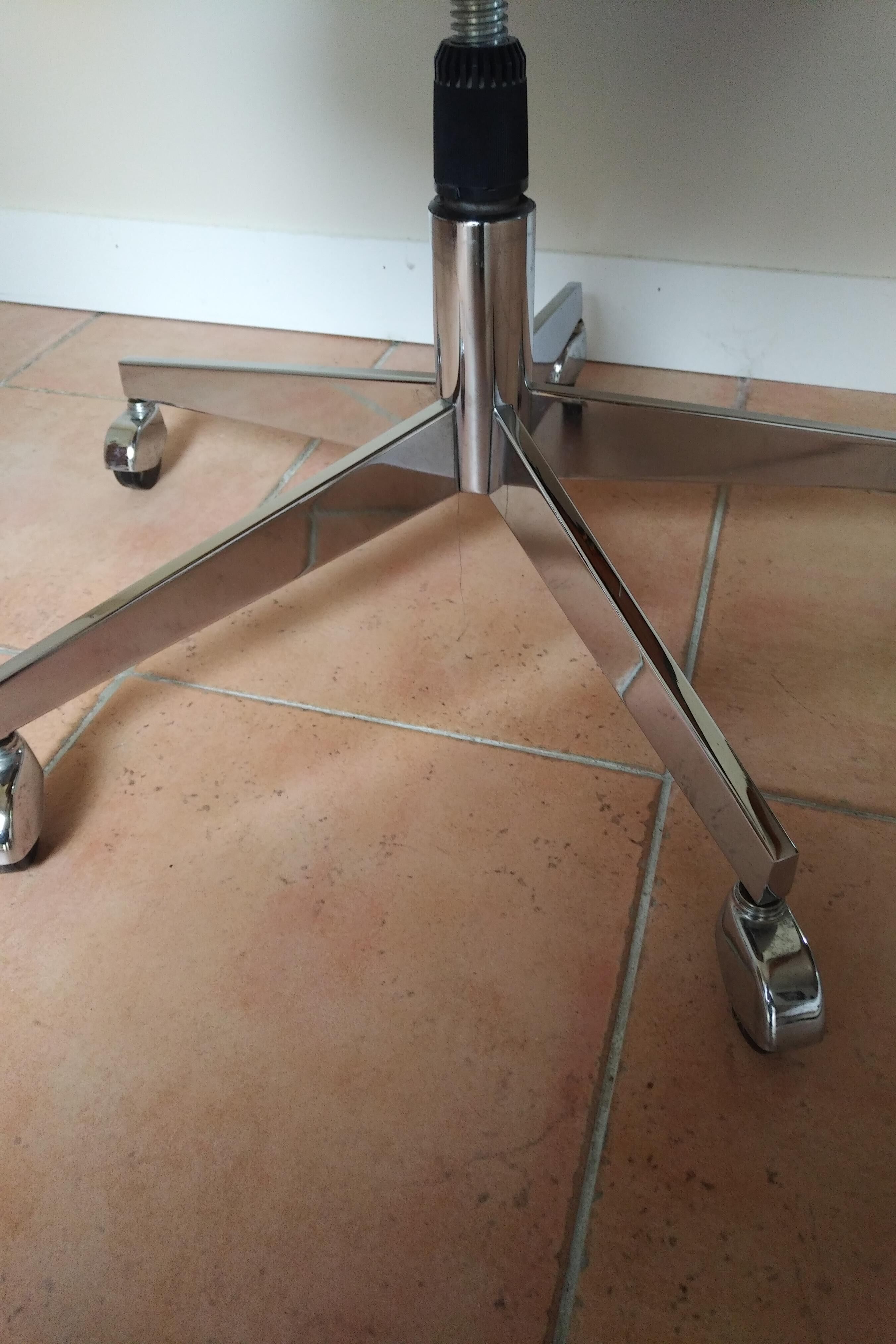 Strafor model desk 8125