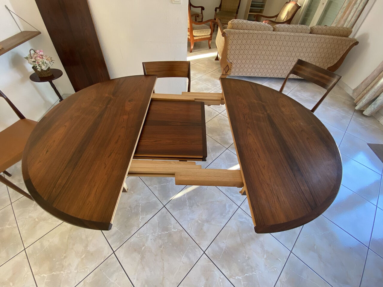 Mle 38 rio rosewood dining table by Henry Rosengren Hansen and 6 matching chairs