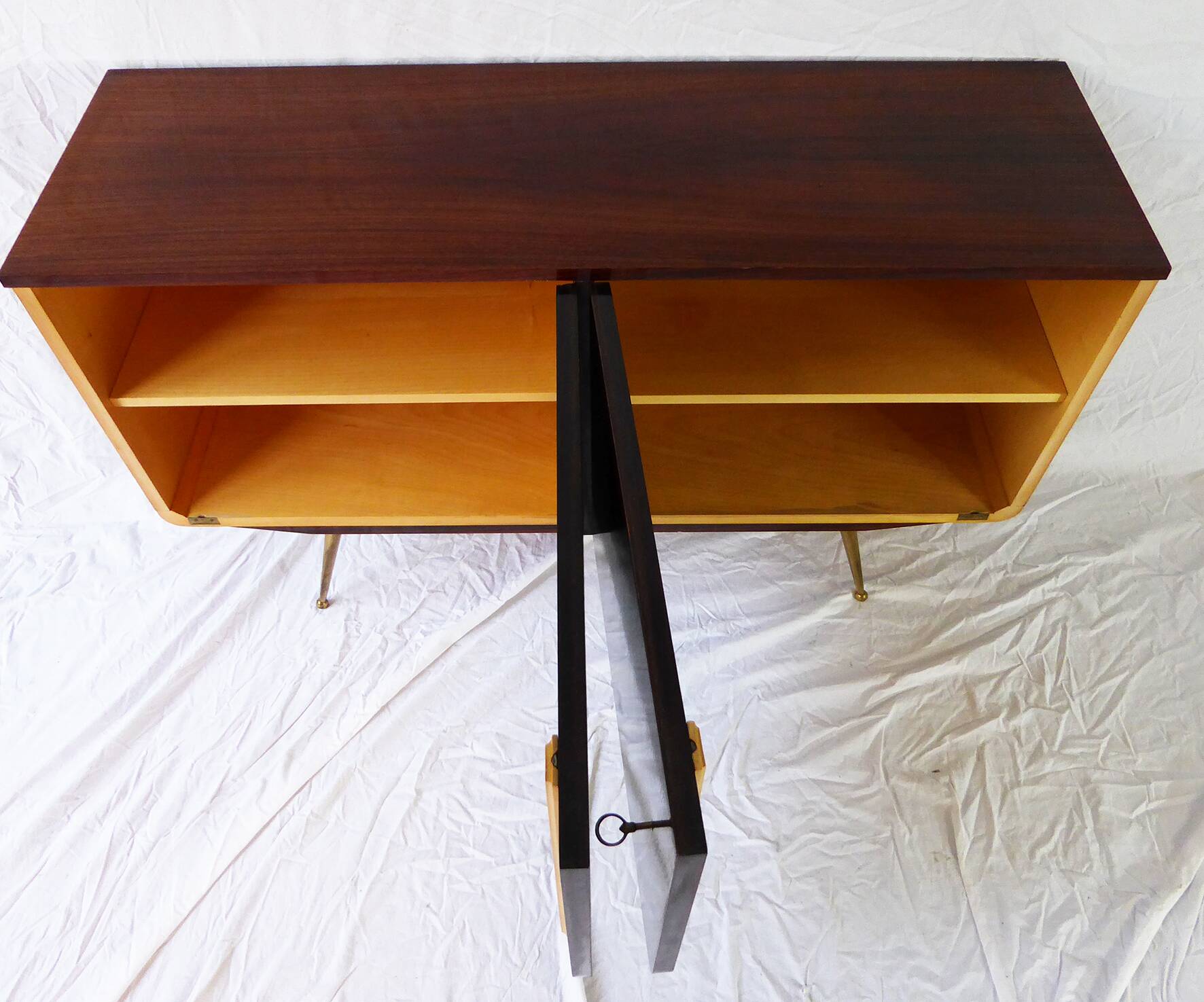 Chest of 2 doors with brass legs