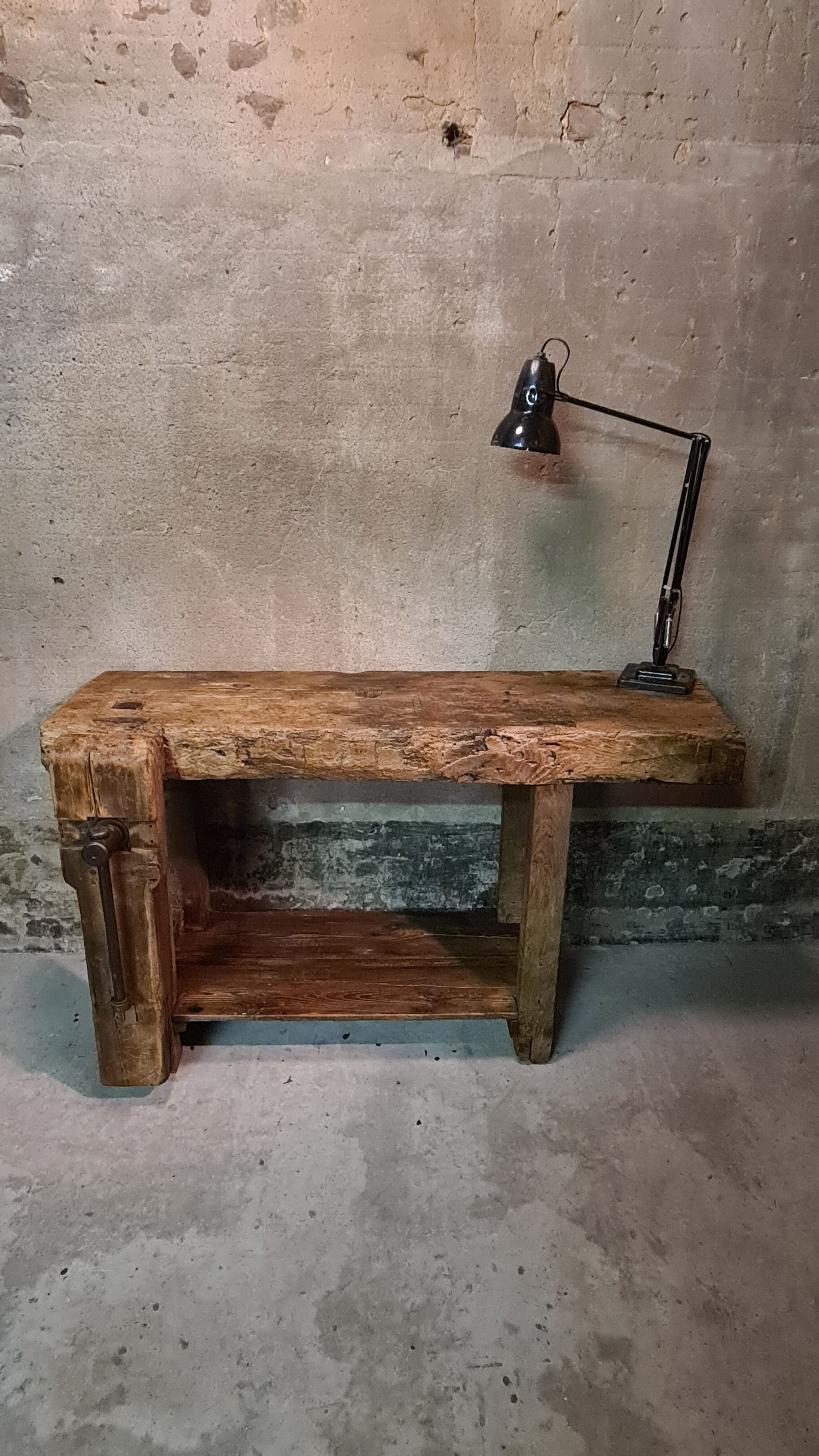 Carpenter's establishment